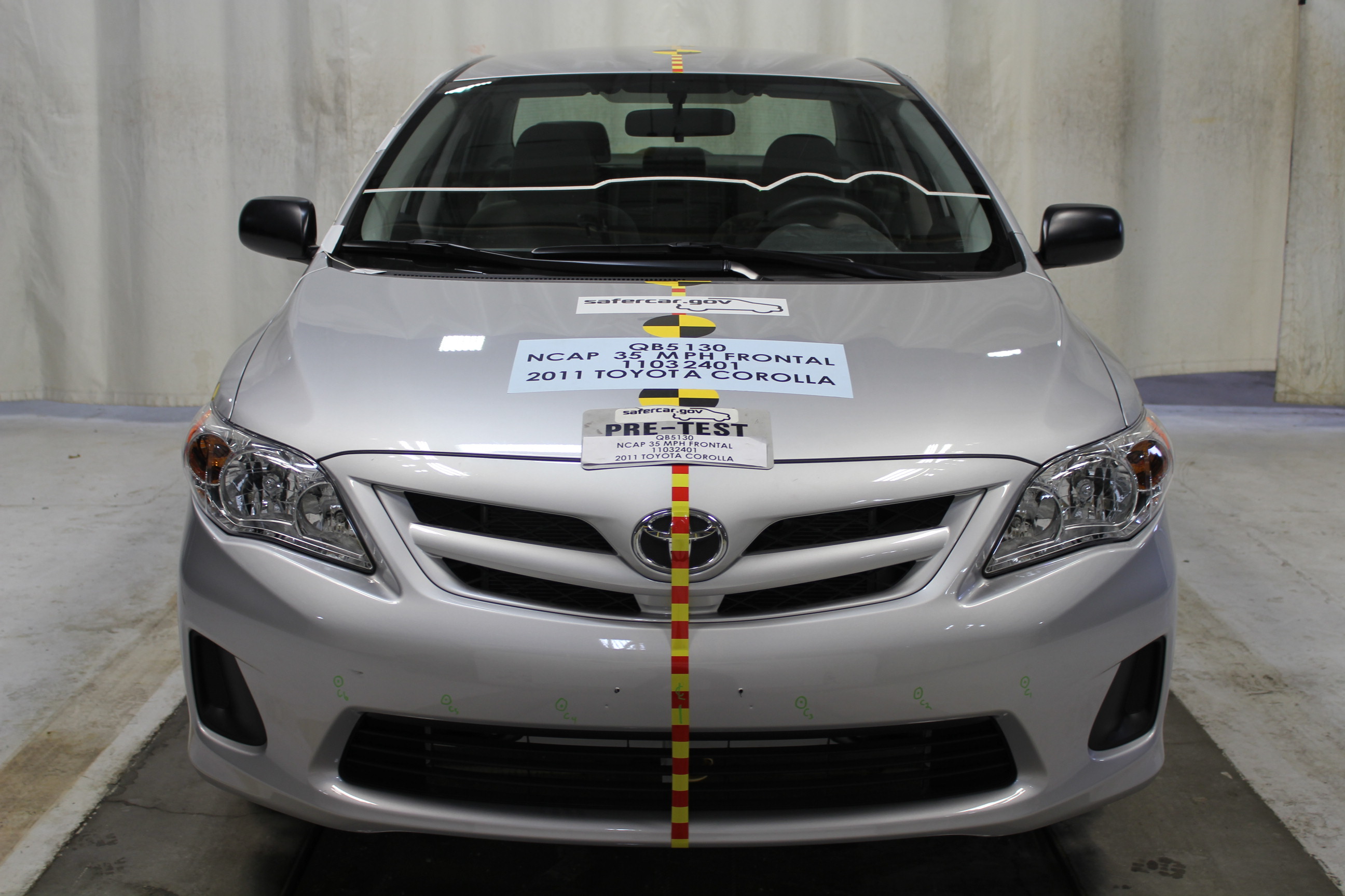 2011 TOYOTA COROLLA crash image 8