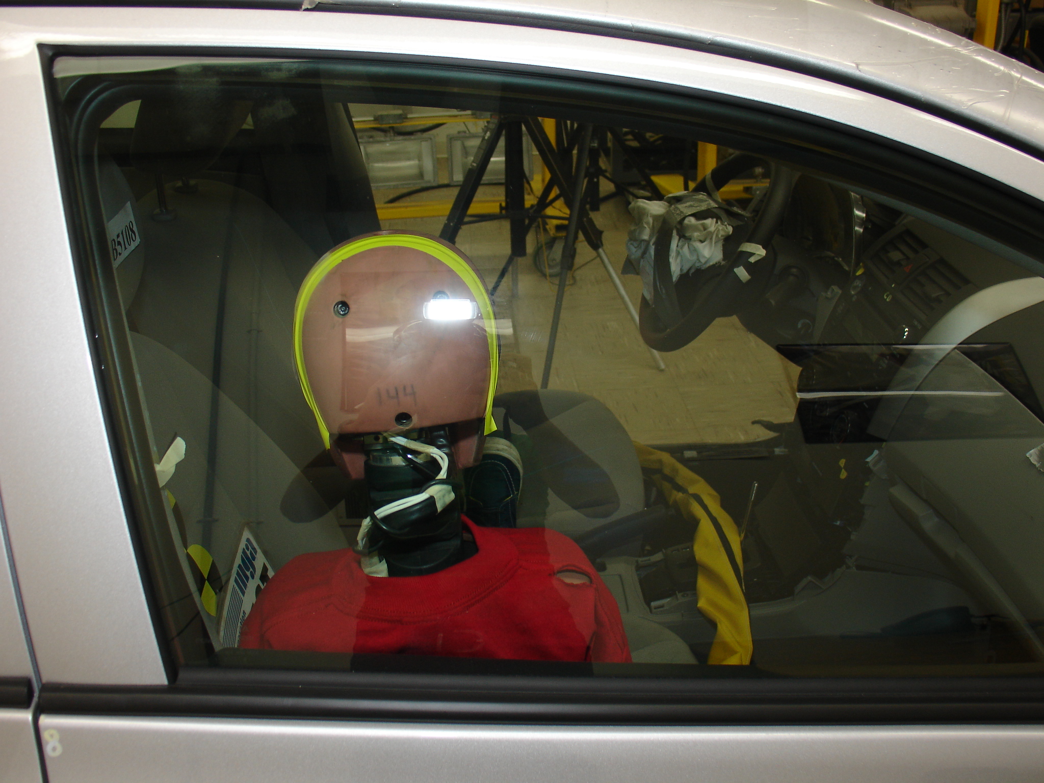2011 TOYOTA COROLLA crash image 19