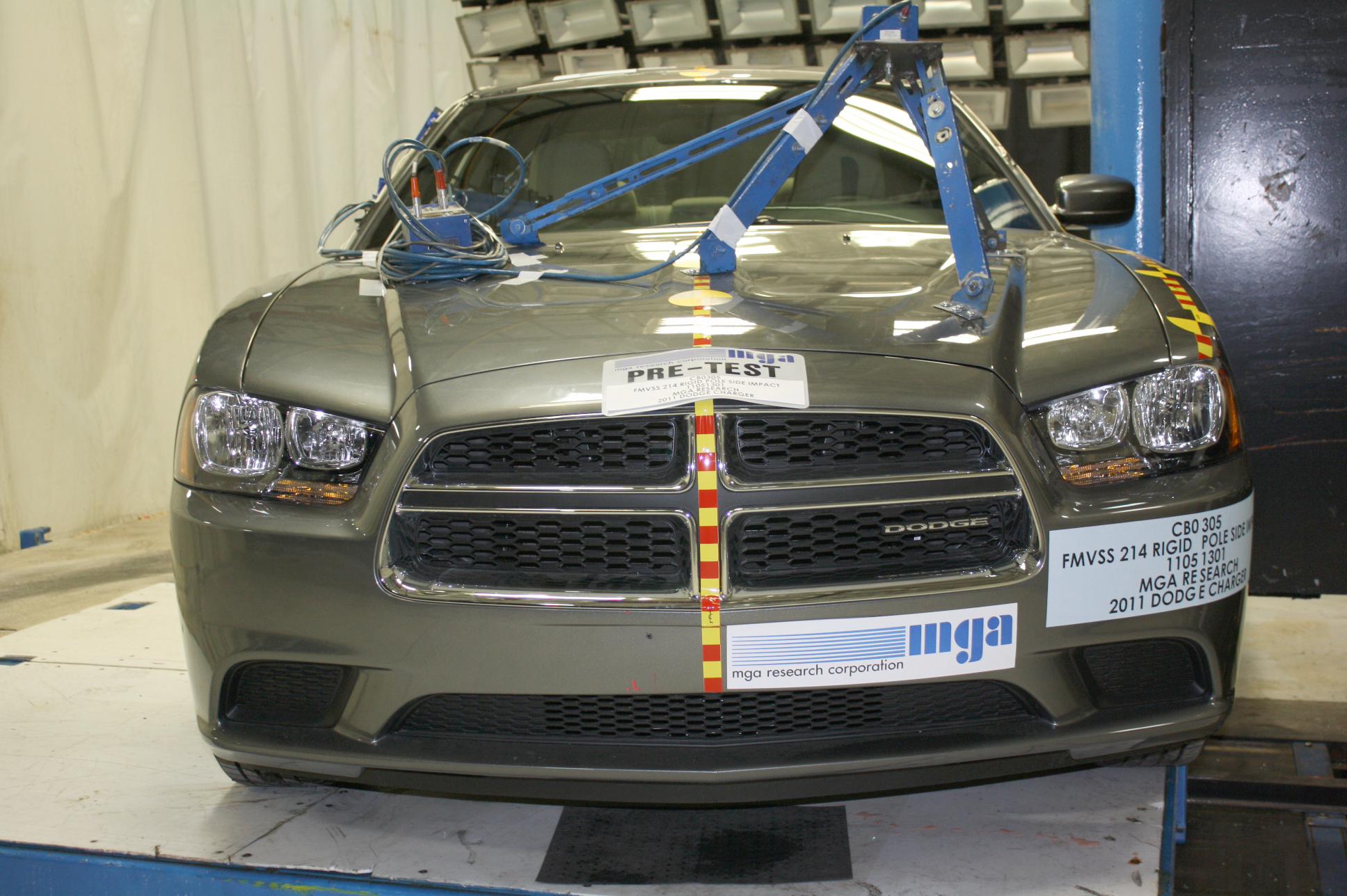 2011 DODGE CHARGER crash-test photo