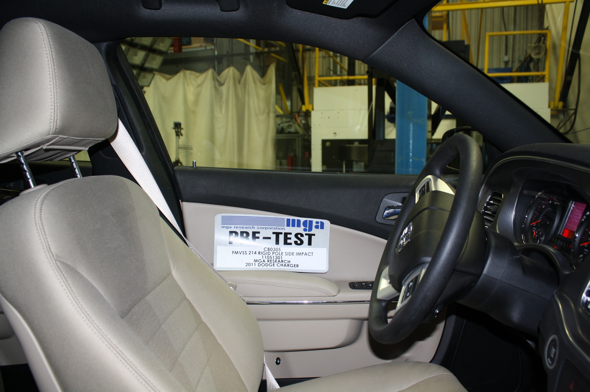 2011 DODGE CHARGER crash image 18