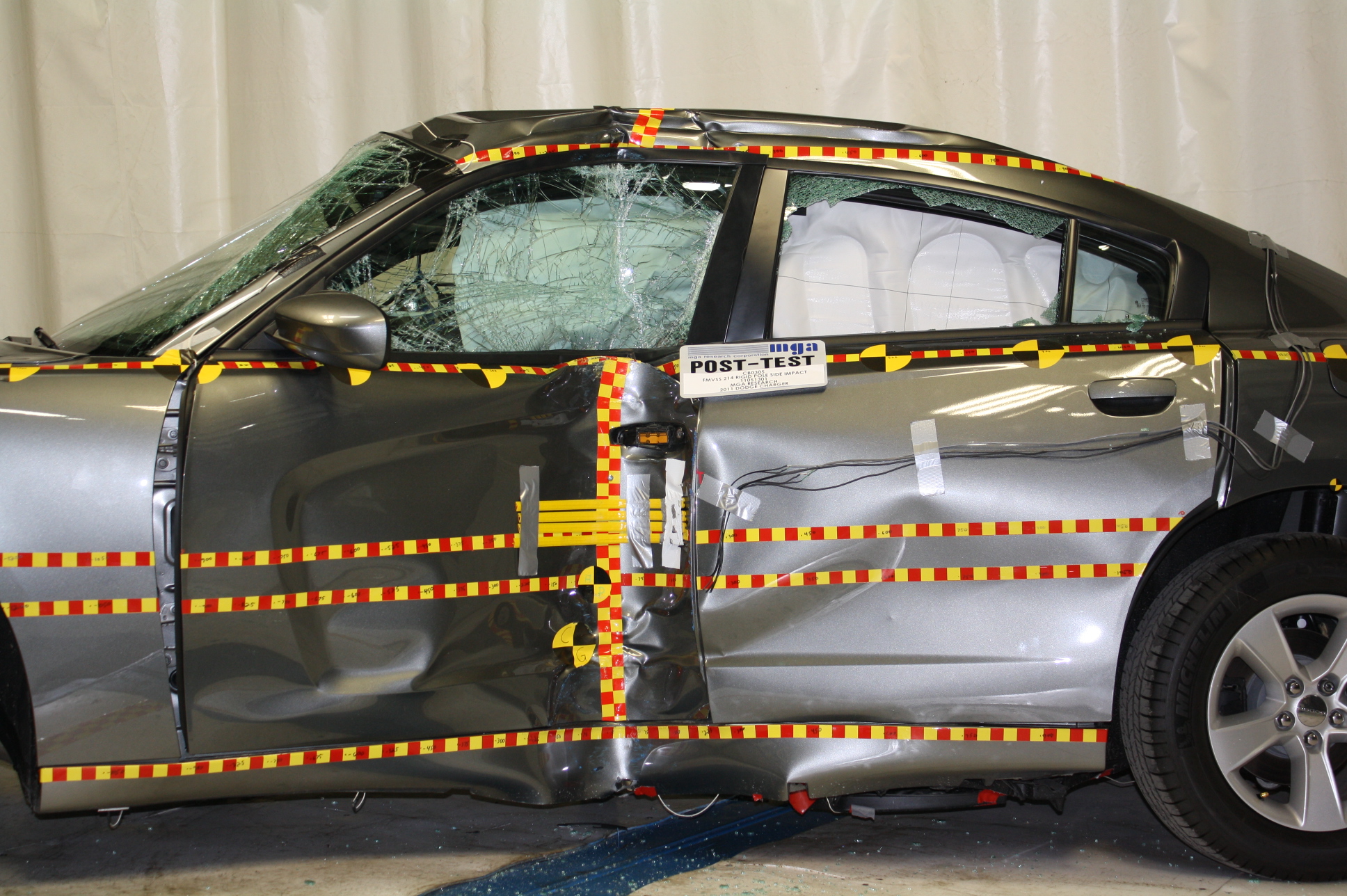 2011 DODGE CHARGER crash image 21