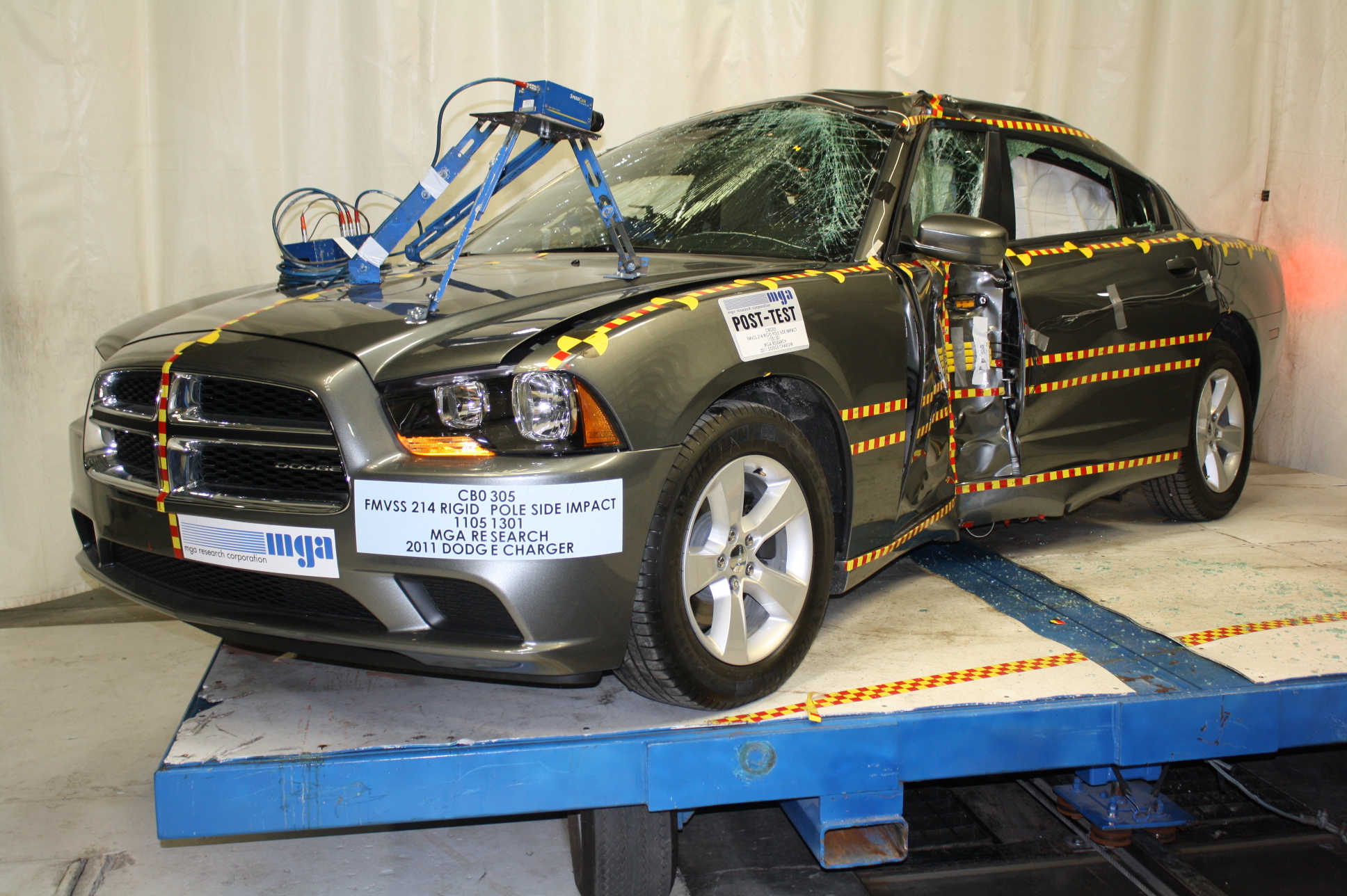 2011 DODGE CHARGER crash image 22