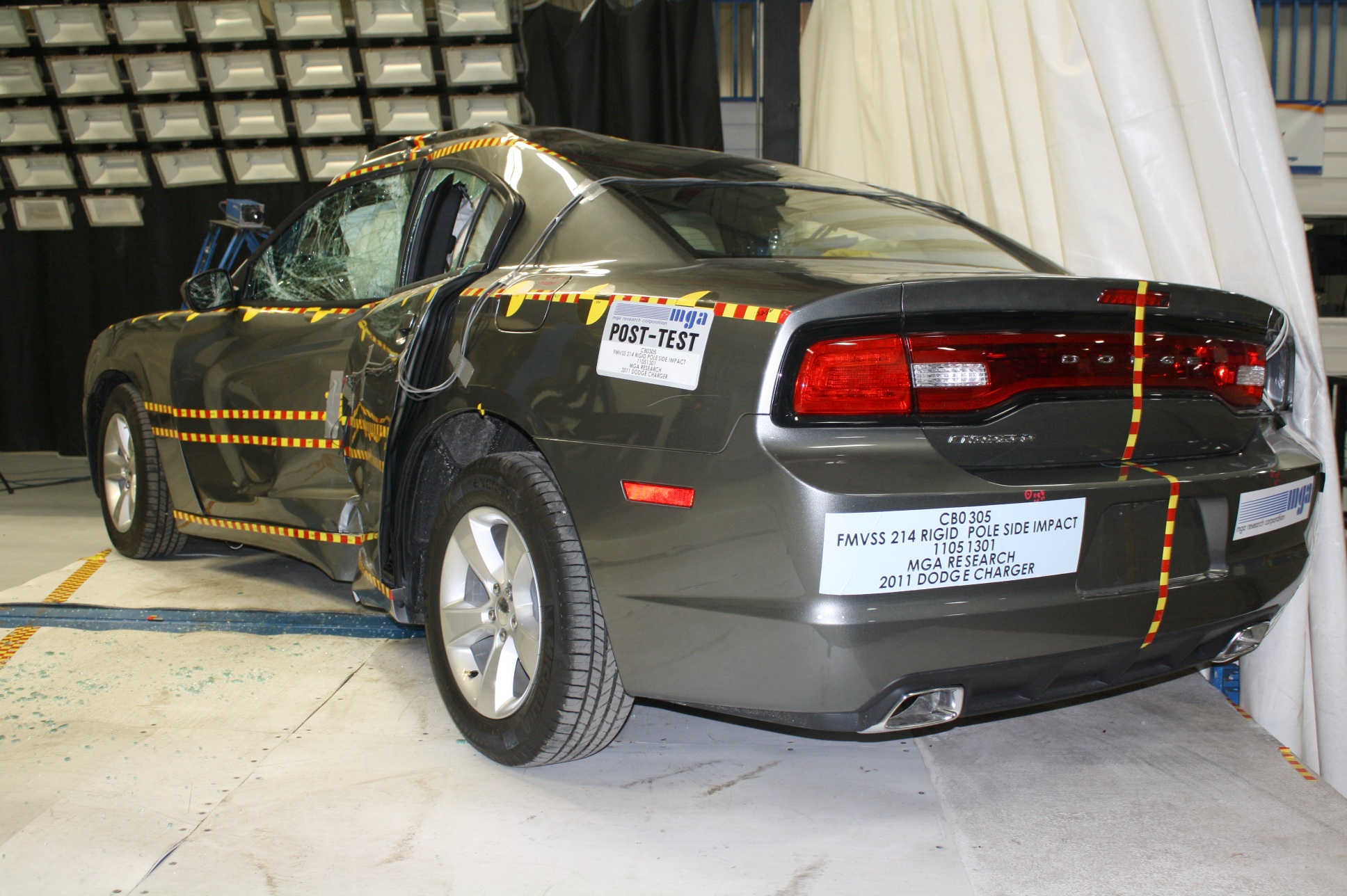 2011 DODGE CHARGER crash image 23