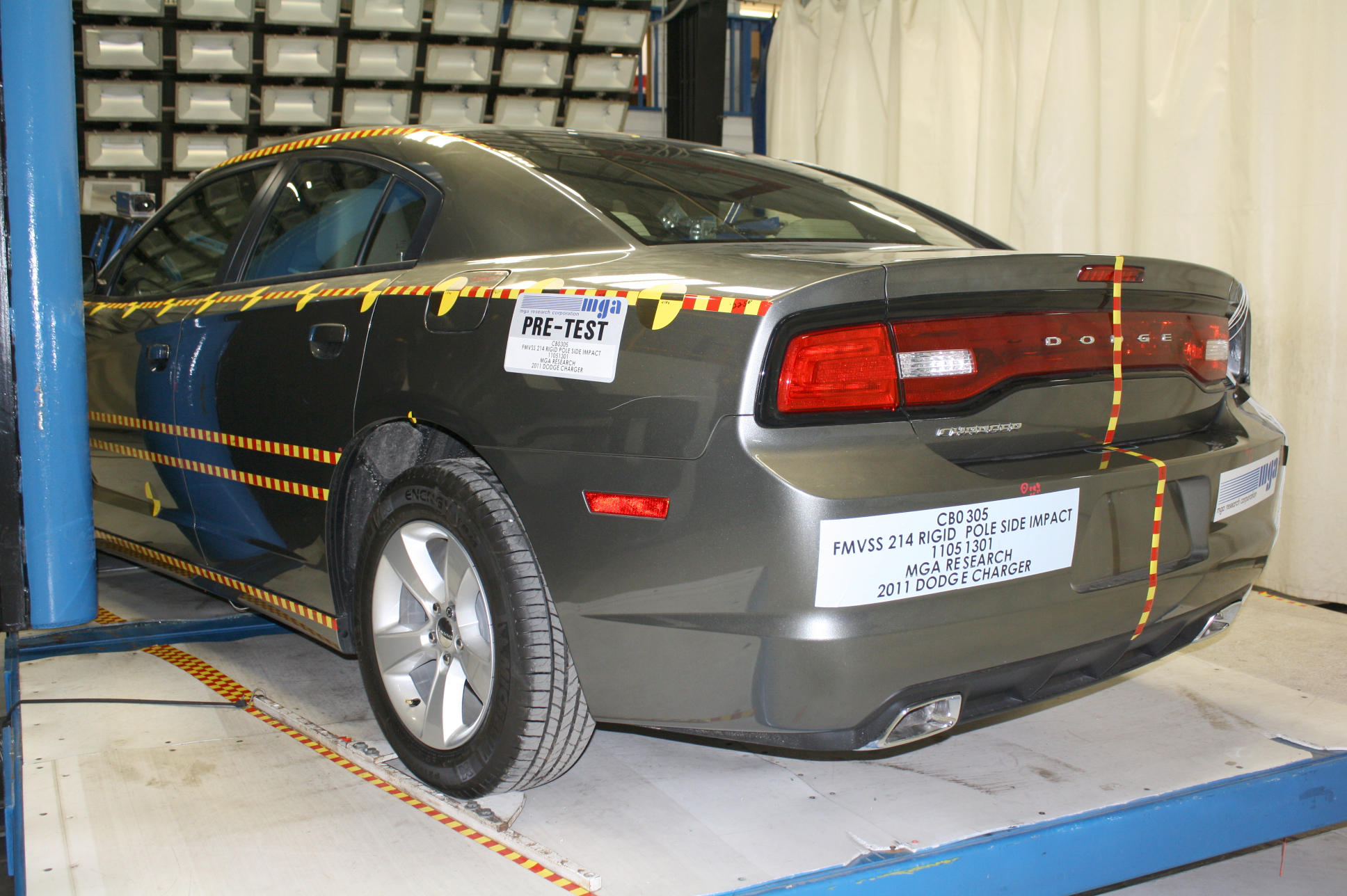 2011 DODGE CHARGER crash image 8