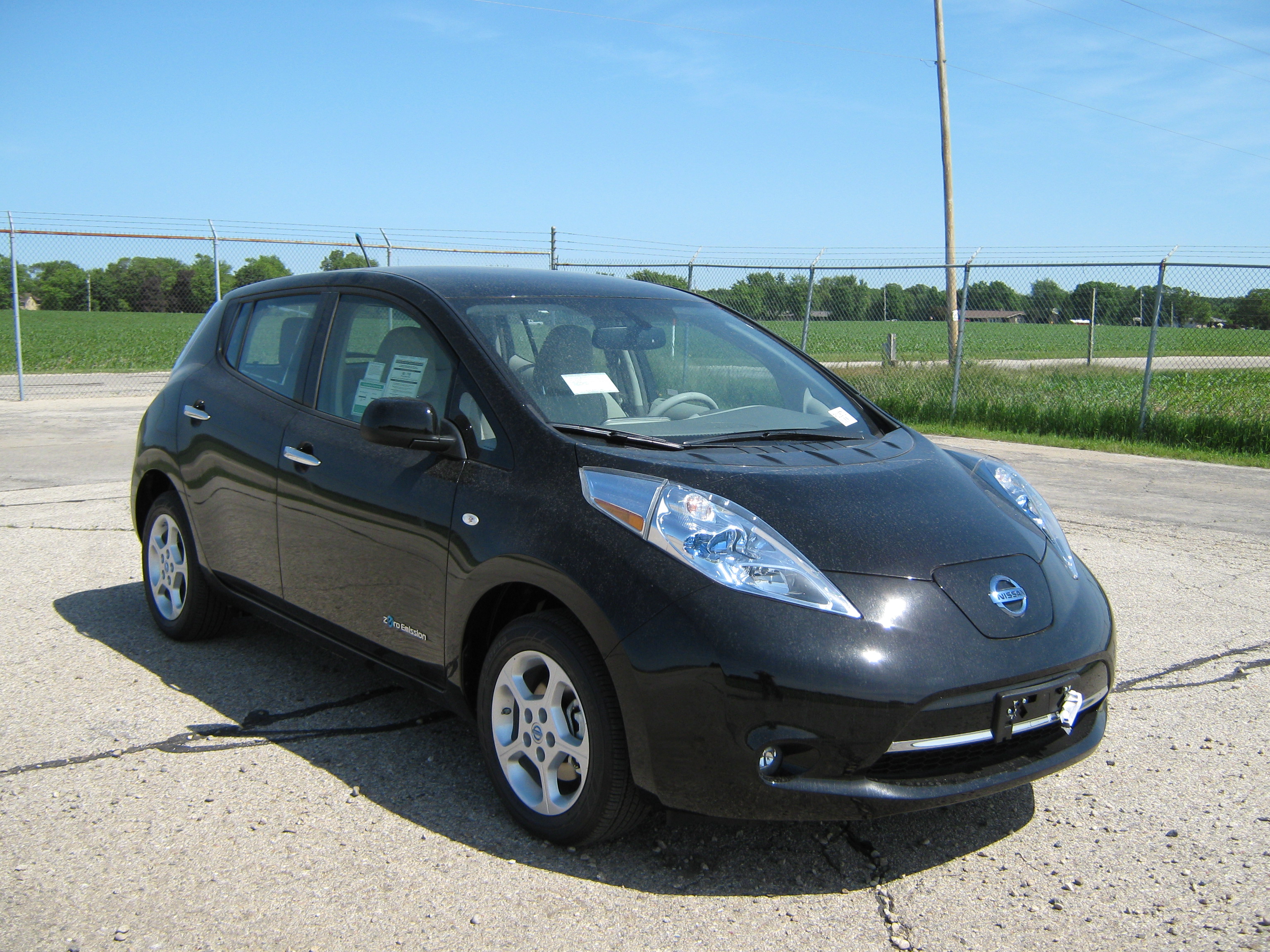 2011 NISSAN LEAF crash-test photo