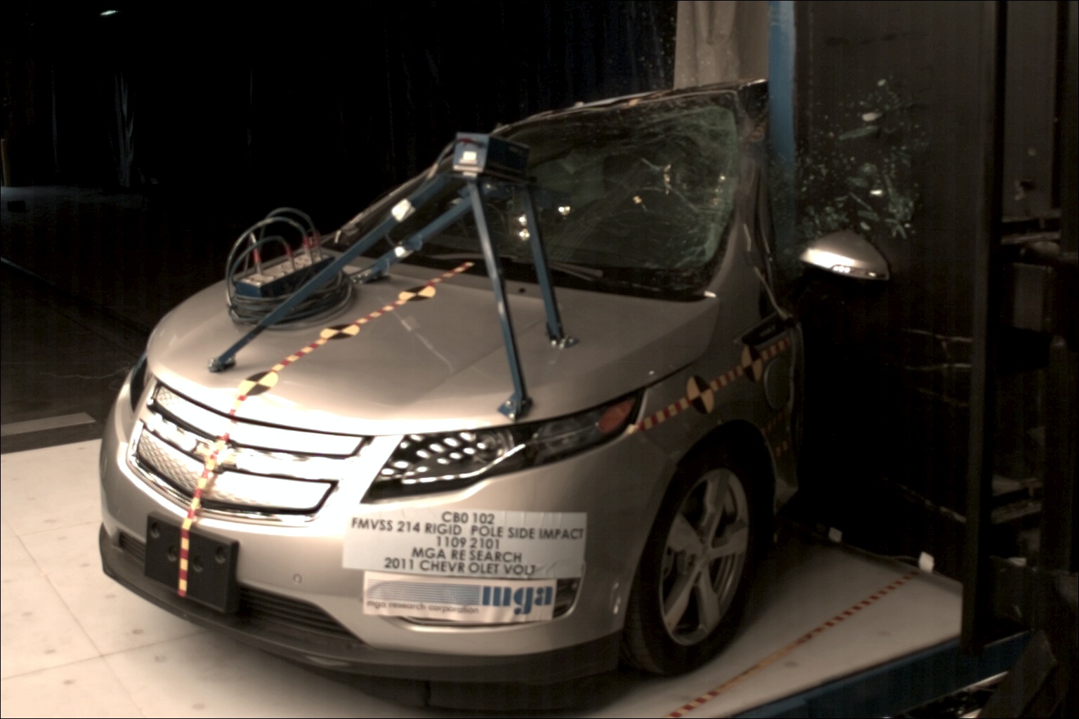 2011 CHEVROLET VOLT crash-test photo