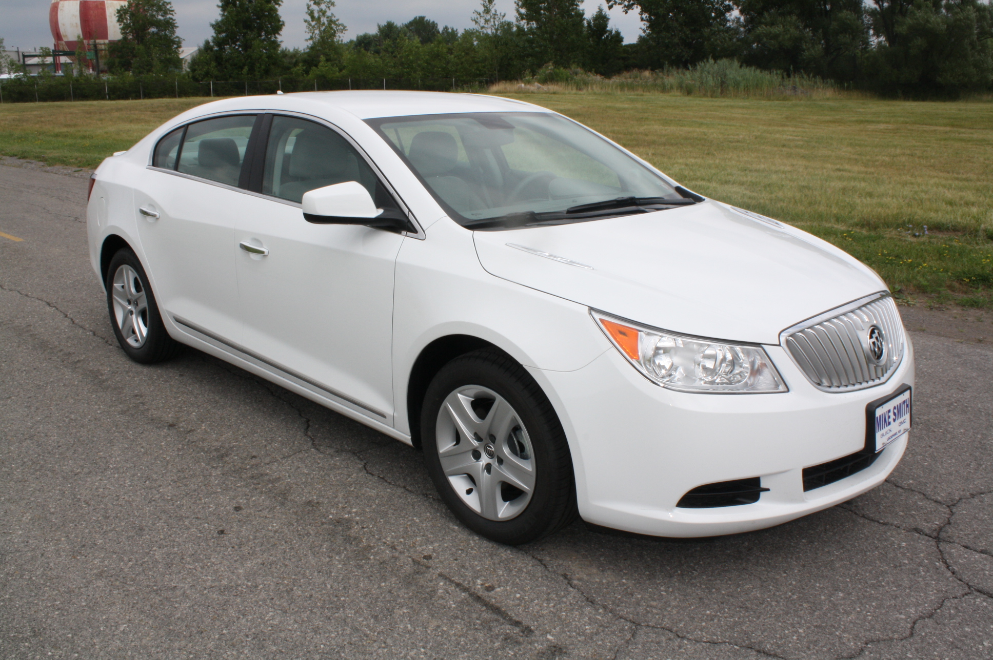 2011 BUICK LACROSSE crash-test photo