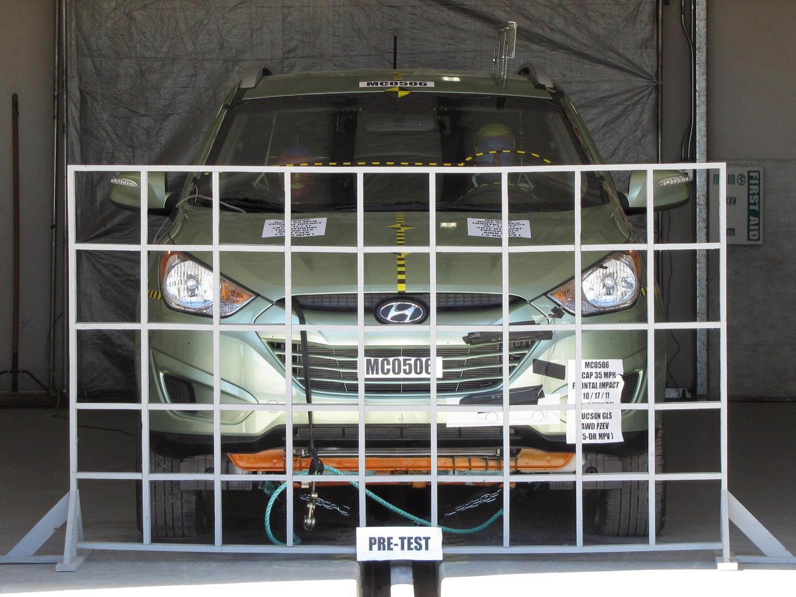 2012 HYUNDAI TUCSON crash-test photo