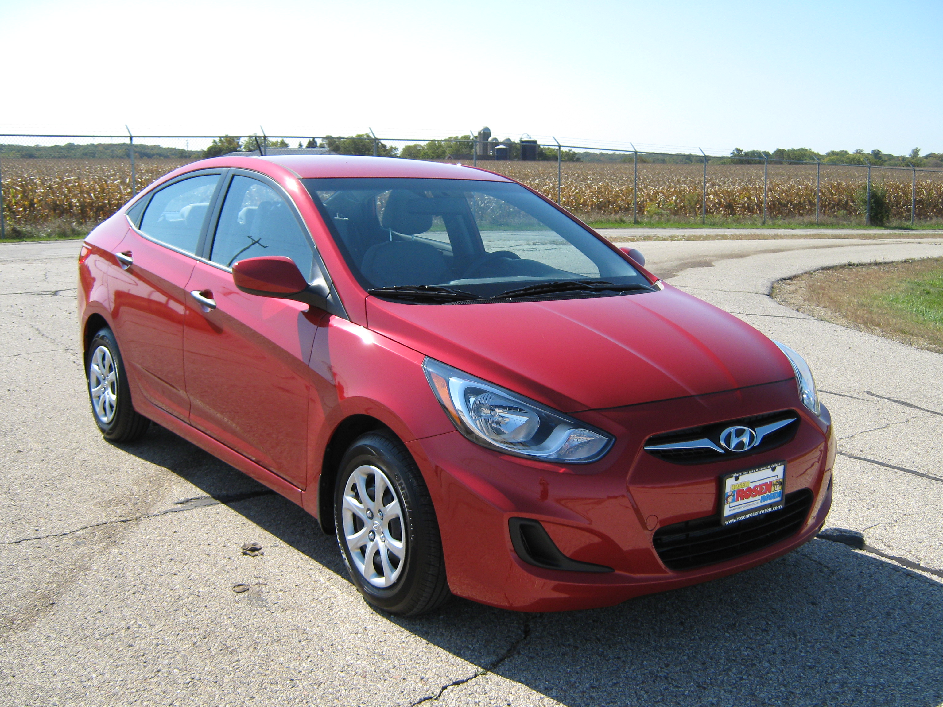 2012 HYUNDAI ACCENT crash-test photo