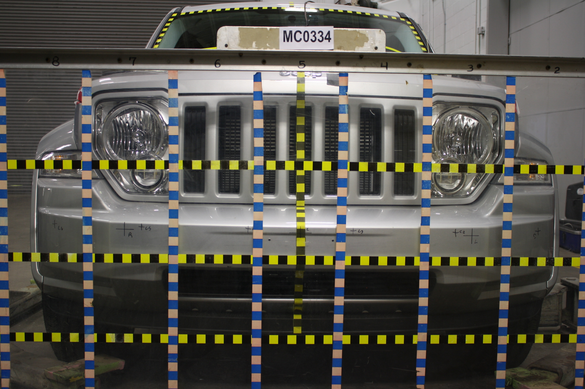 2012 JEEP LIBERTY crash-test photo