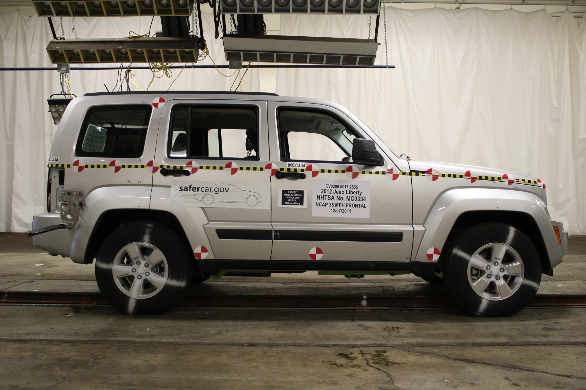 2012 JEEP LIBERTY crash image 11