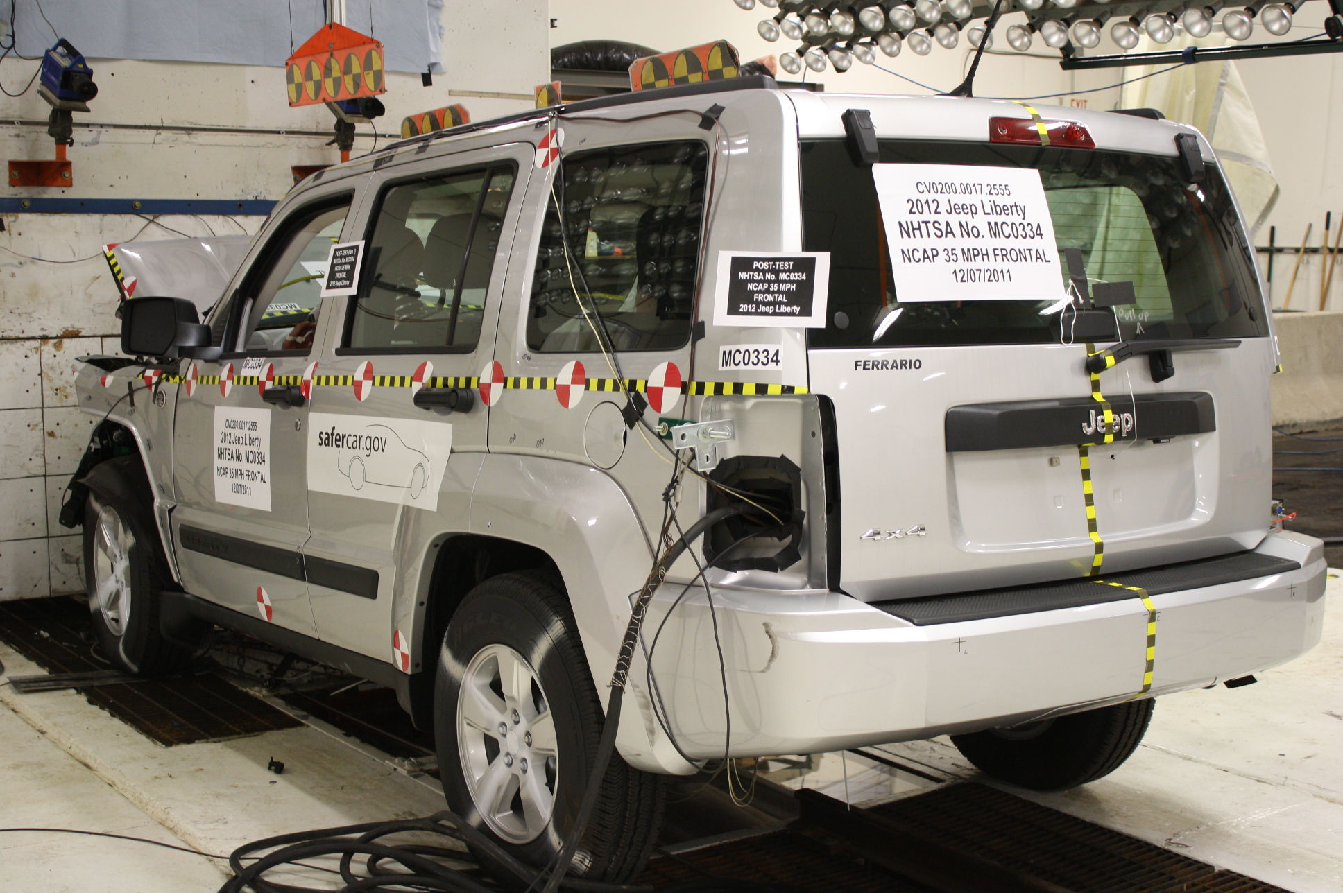2012 JEEP LIBERTY crash image 16