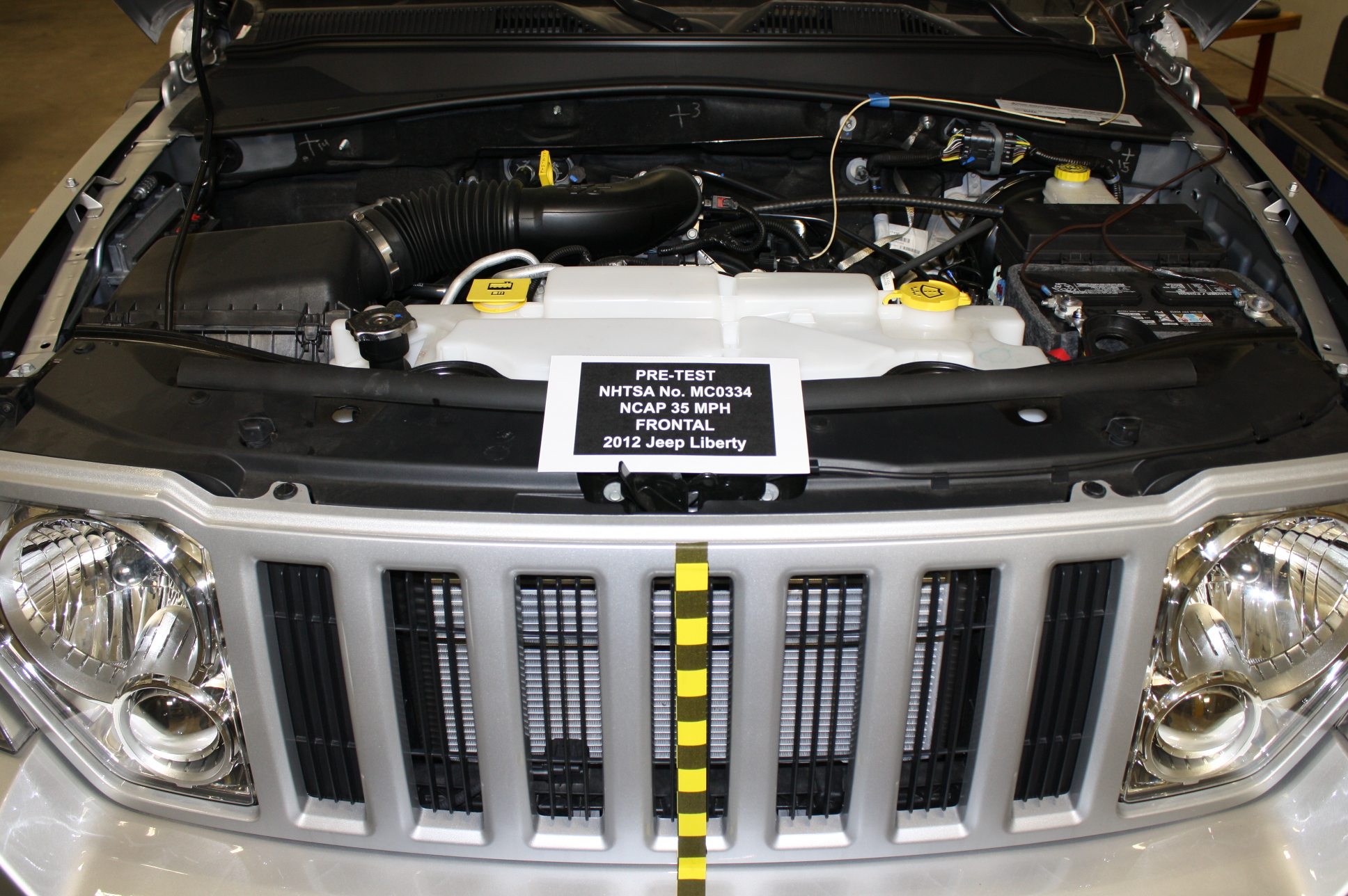 2012 JEEP LIBERTY crash image 19