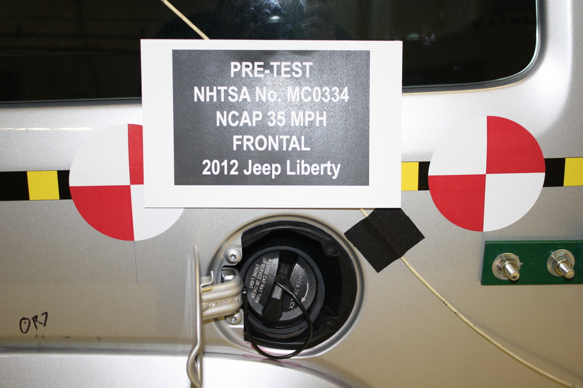 2012 JEEP LIBERTY crash image 21