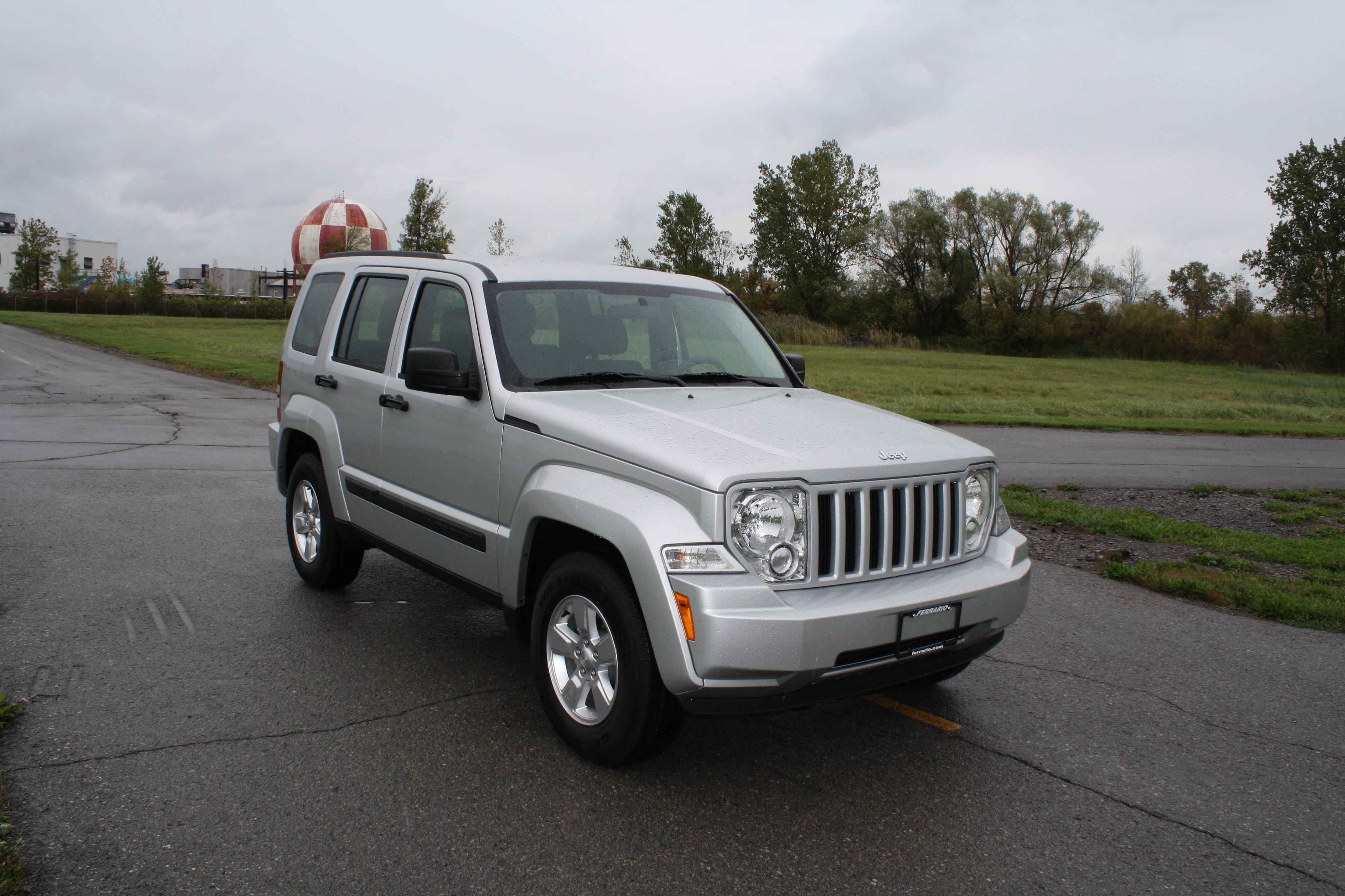 2012 JEEP LIBERTY crash image 5