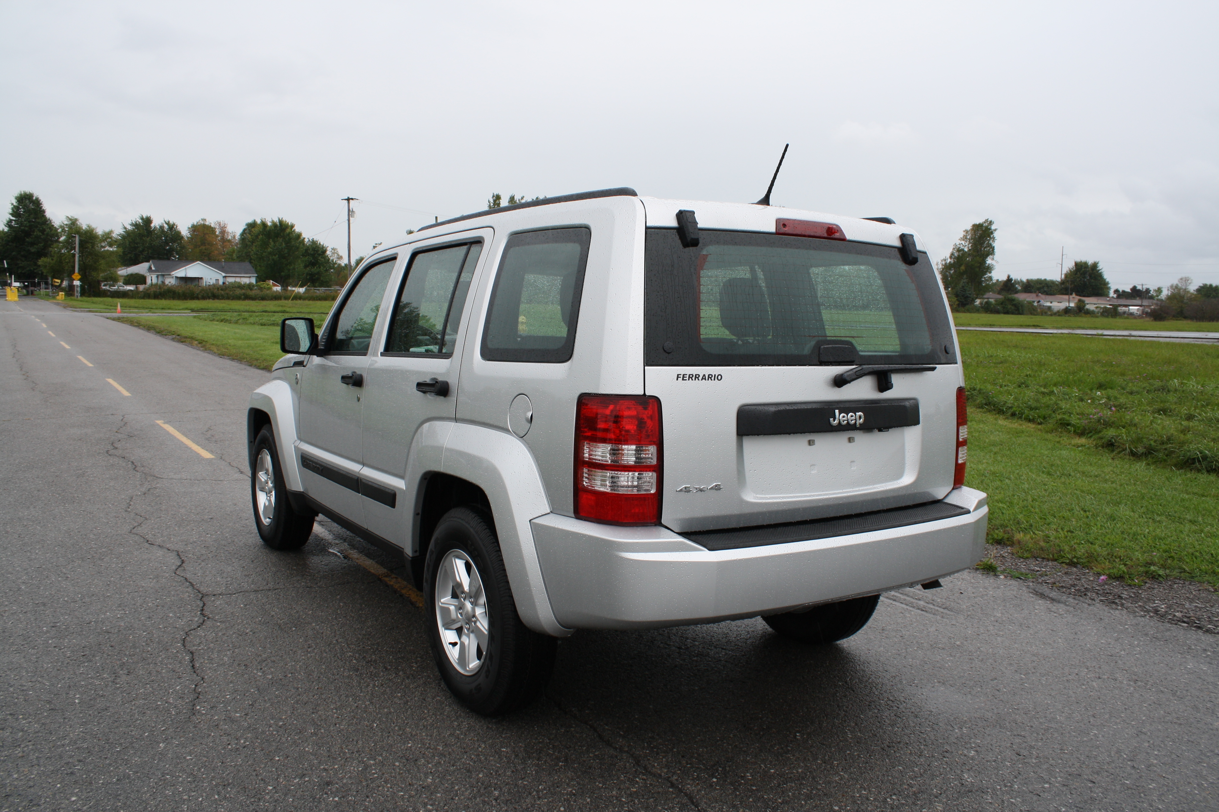 2012 JEEP LIBERTY crash image 6