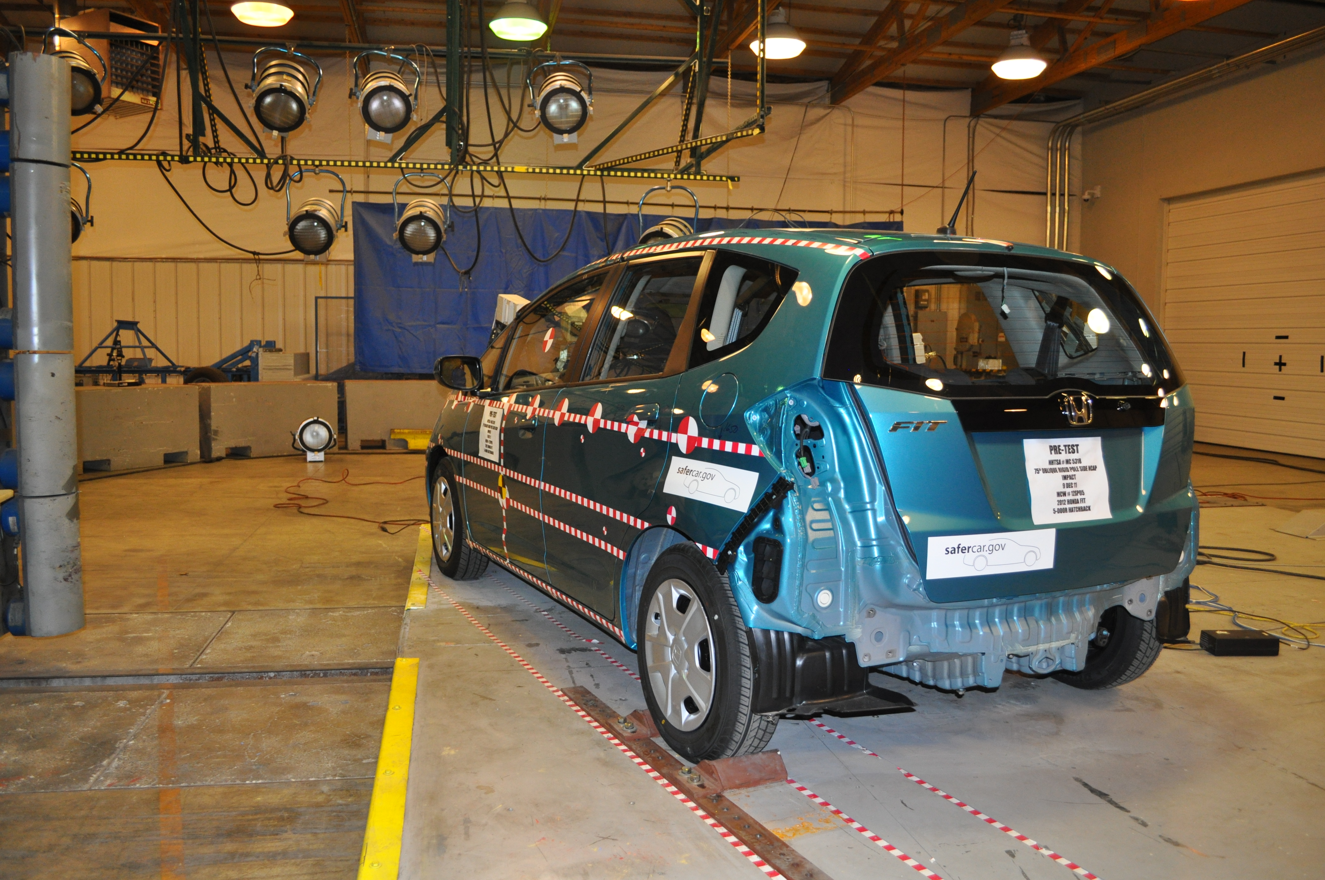 2012 HONDA FIT crash image 9