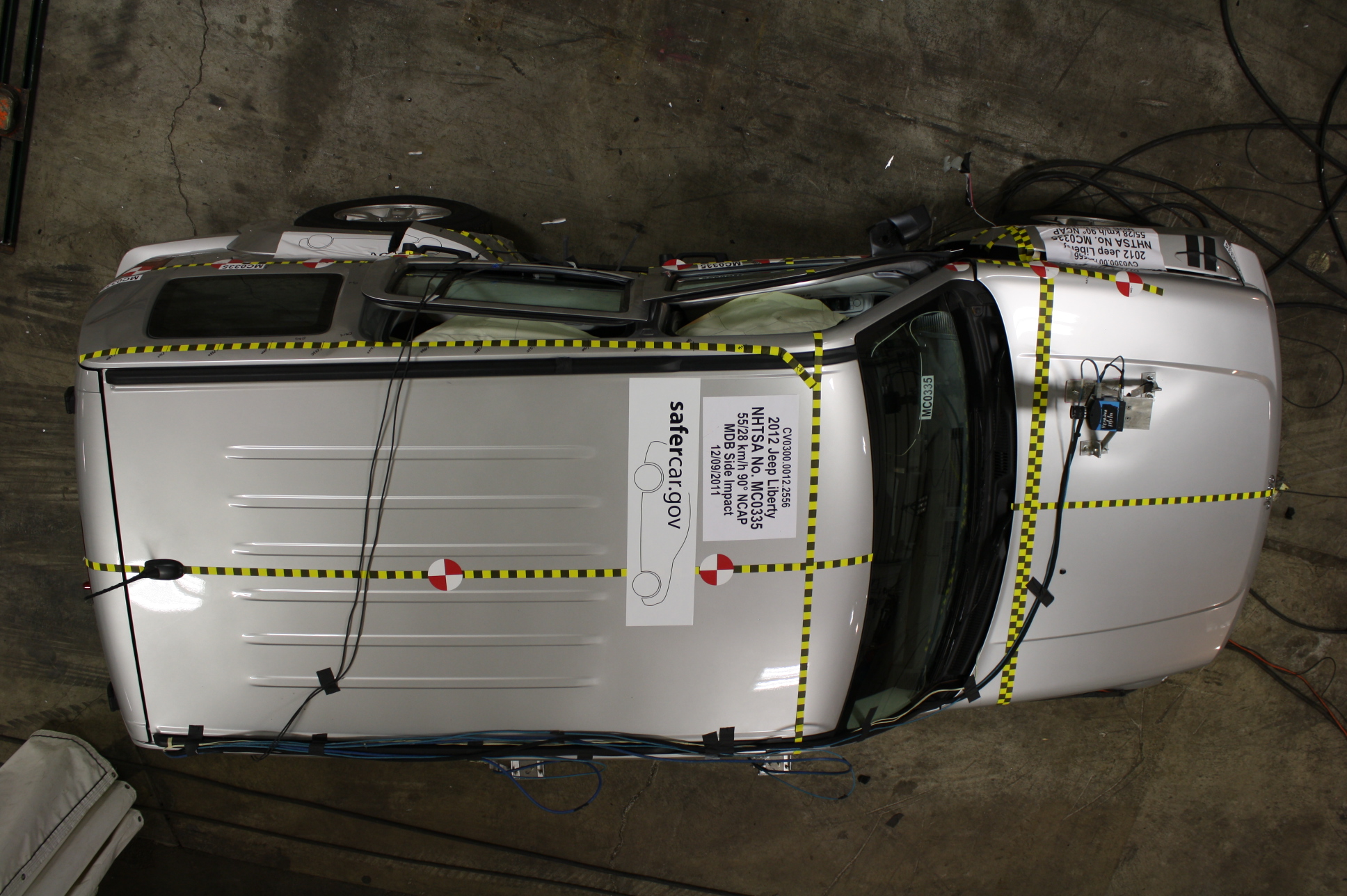2012 JEEP LIBERTY crash image 16