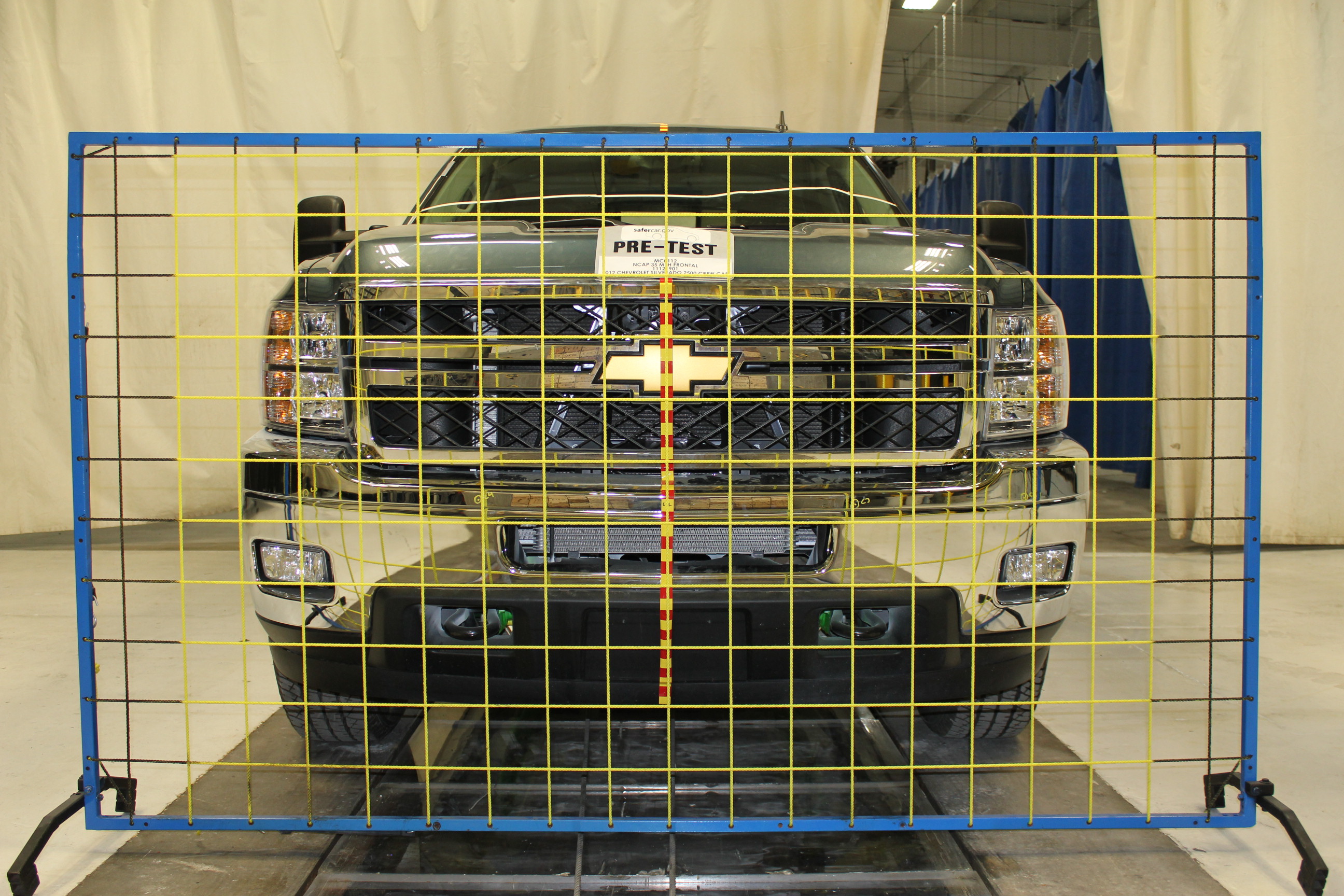 2012 CHEVROLET SILVERADO2500 crash-test photo