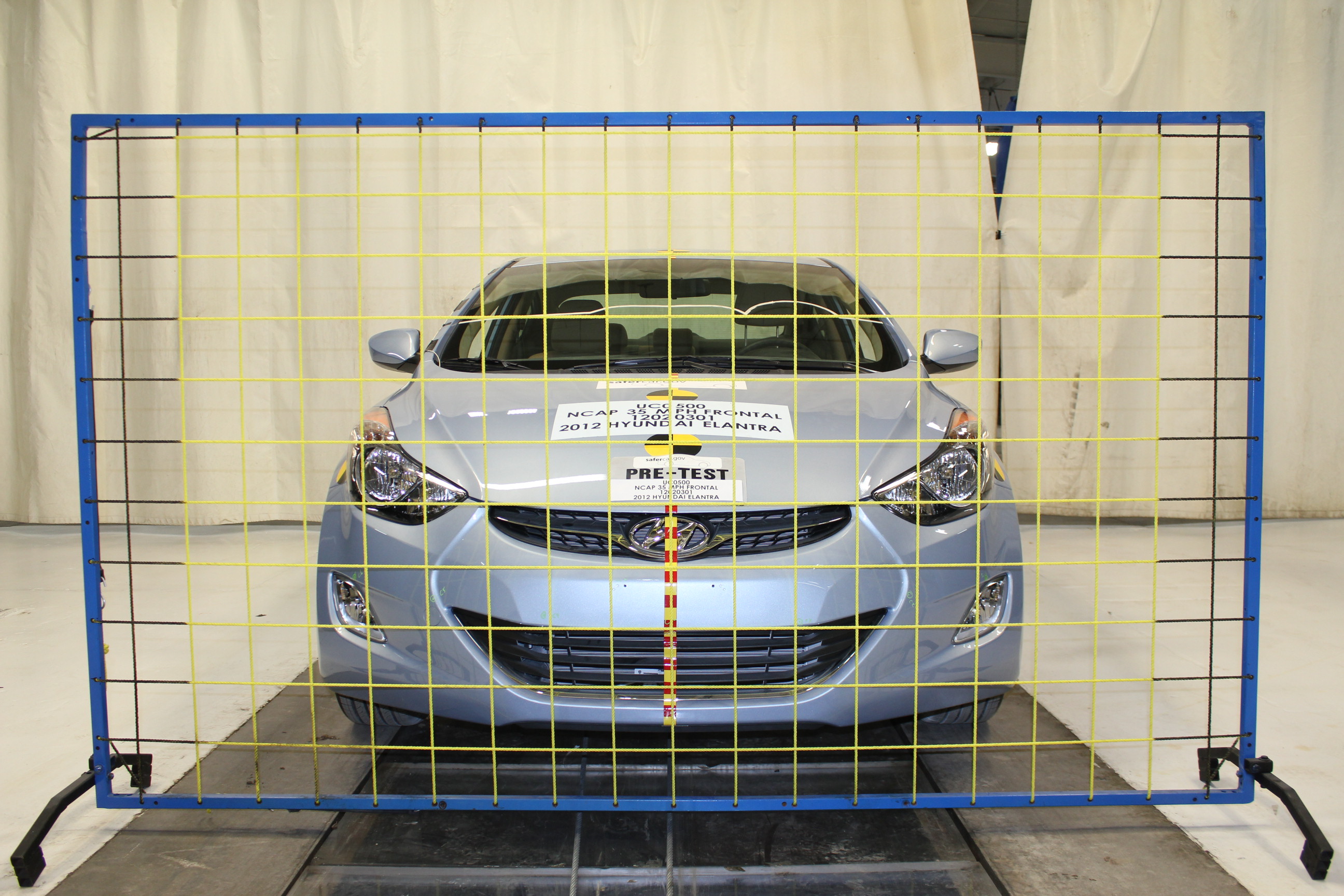 2012 HYUNDAI ELANTRA crash-test photo