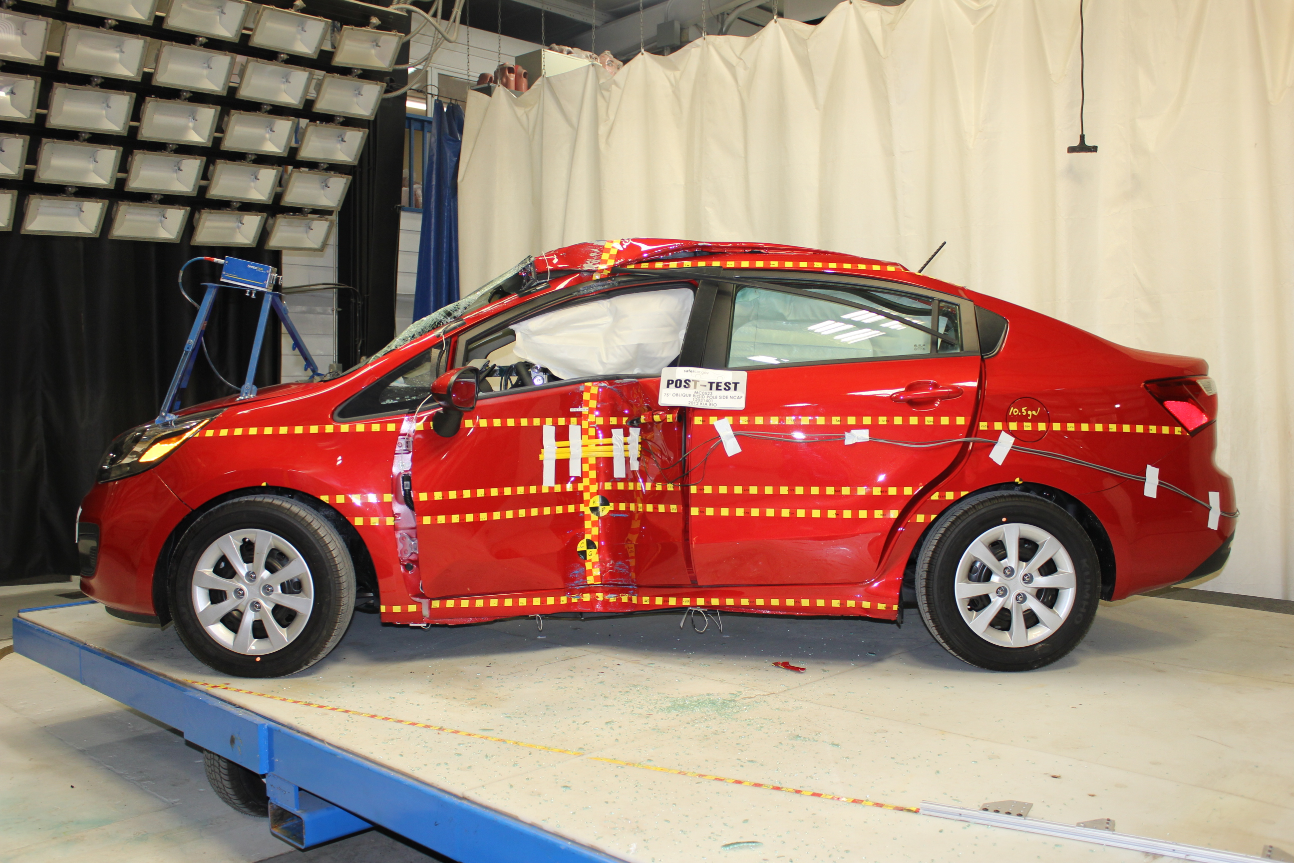2012 KIA RIO crash image 9