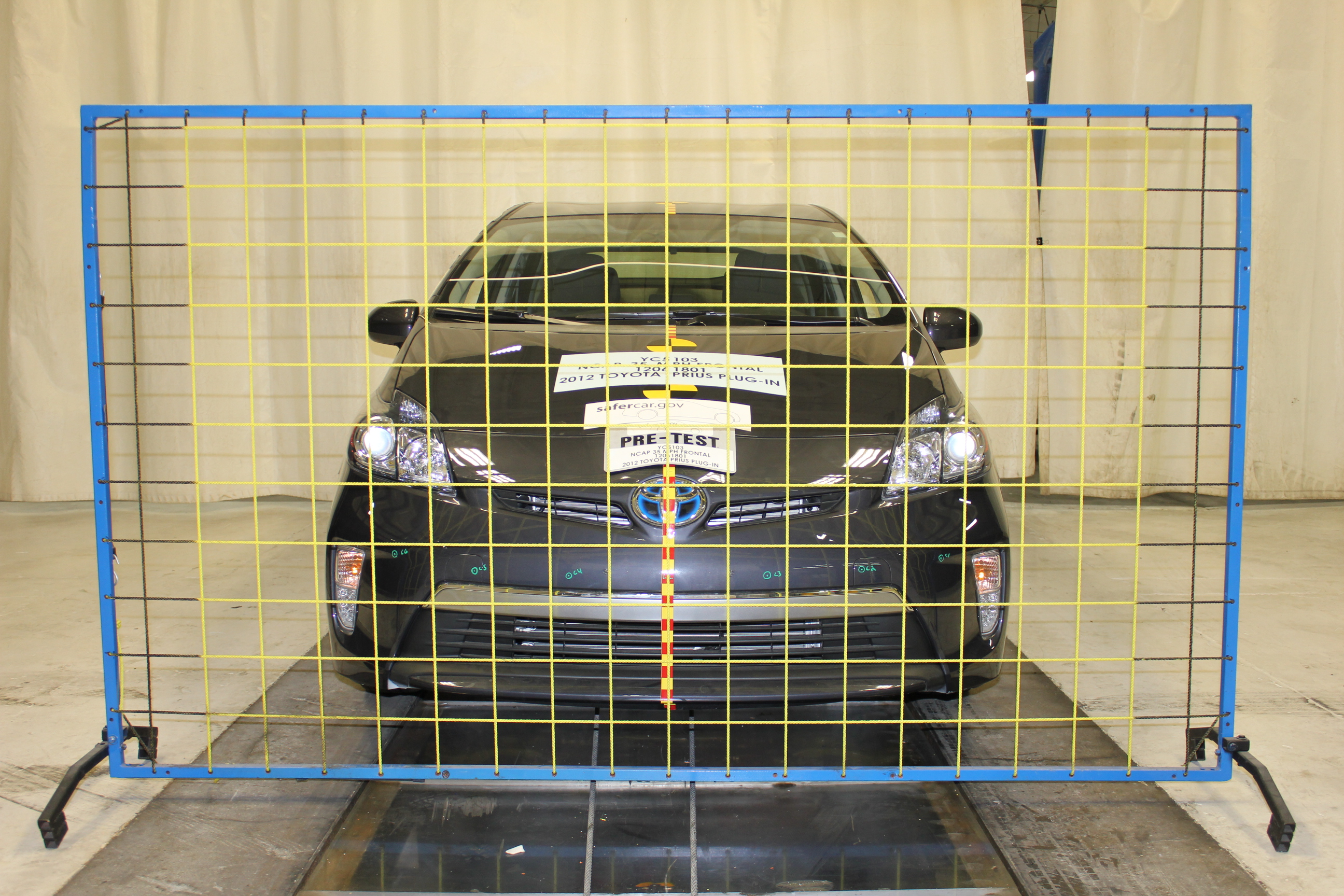 2012 TOYOTA PRIUS PLUG-IN crash-test photo