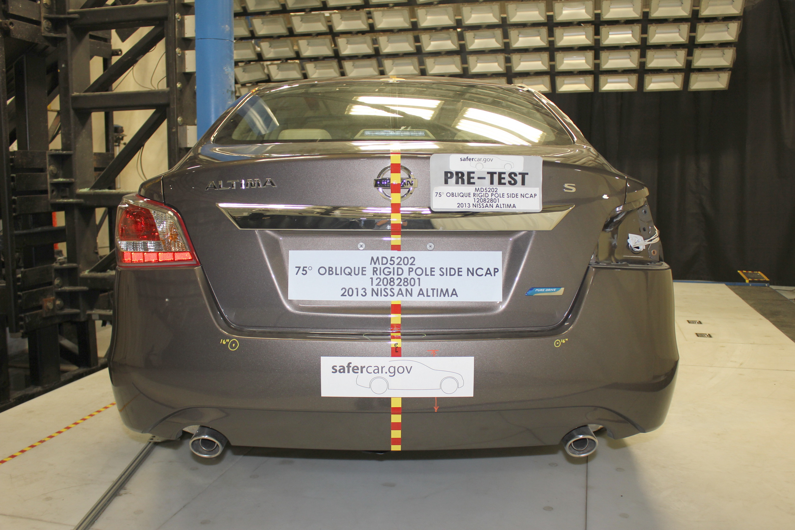 2013 NISSAN ALTIMA crash image 11