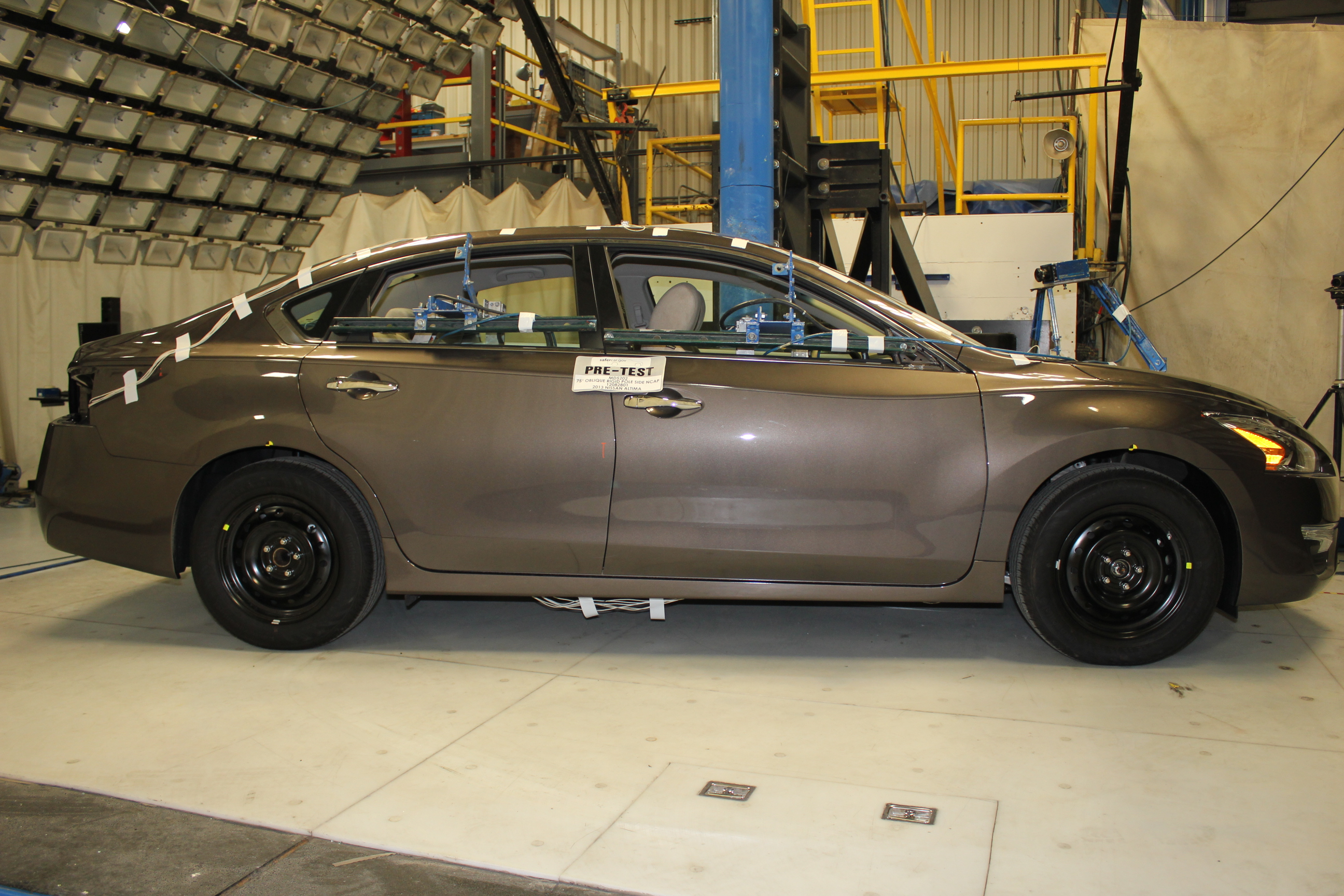 2013 NISSAN ALTIMA crash image 13