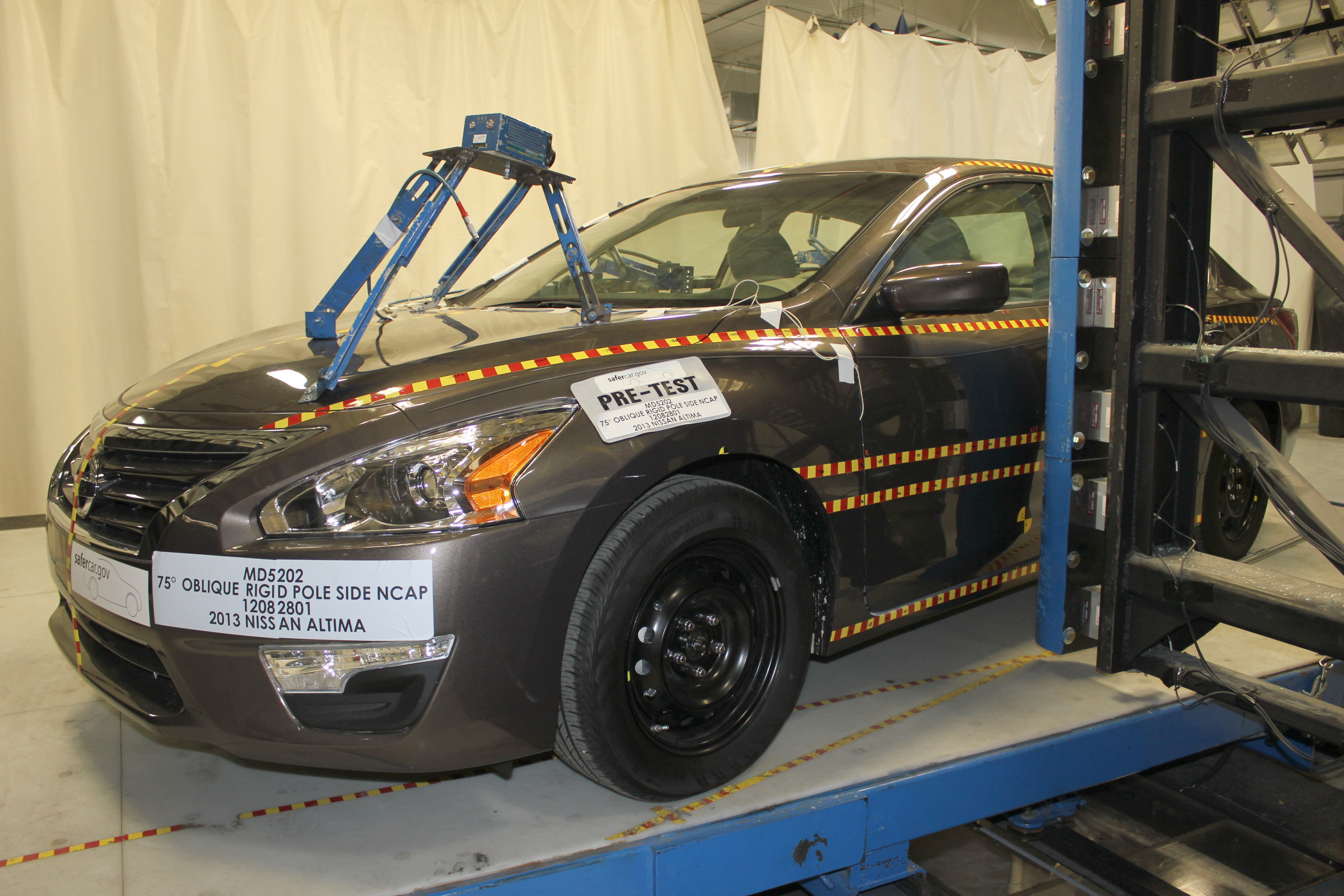2013 NISSAN ALTIMA crash image 17