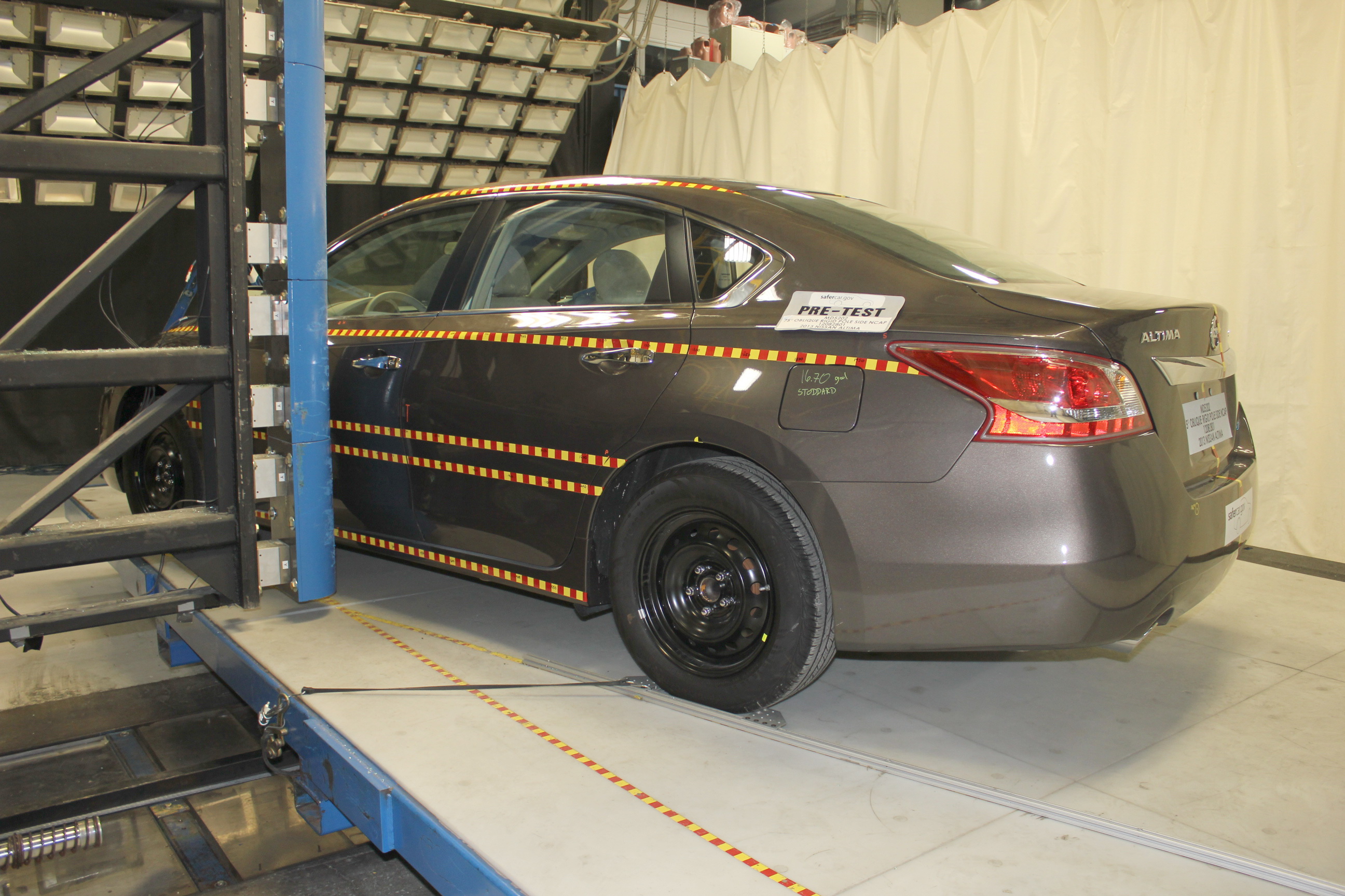 2013 NISSAN ALTIMA crash image 18