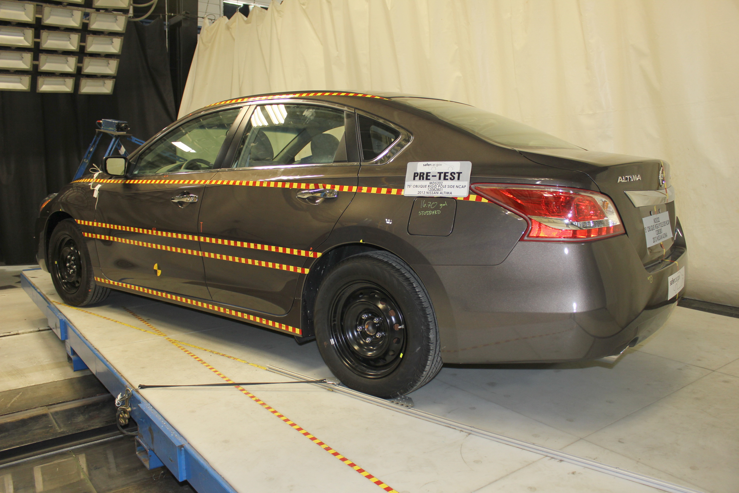 2013 NISSAN ALTIMA crash image 9
