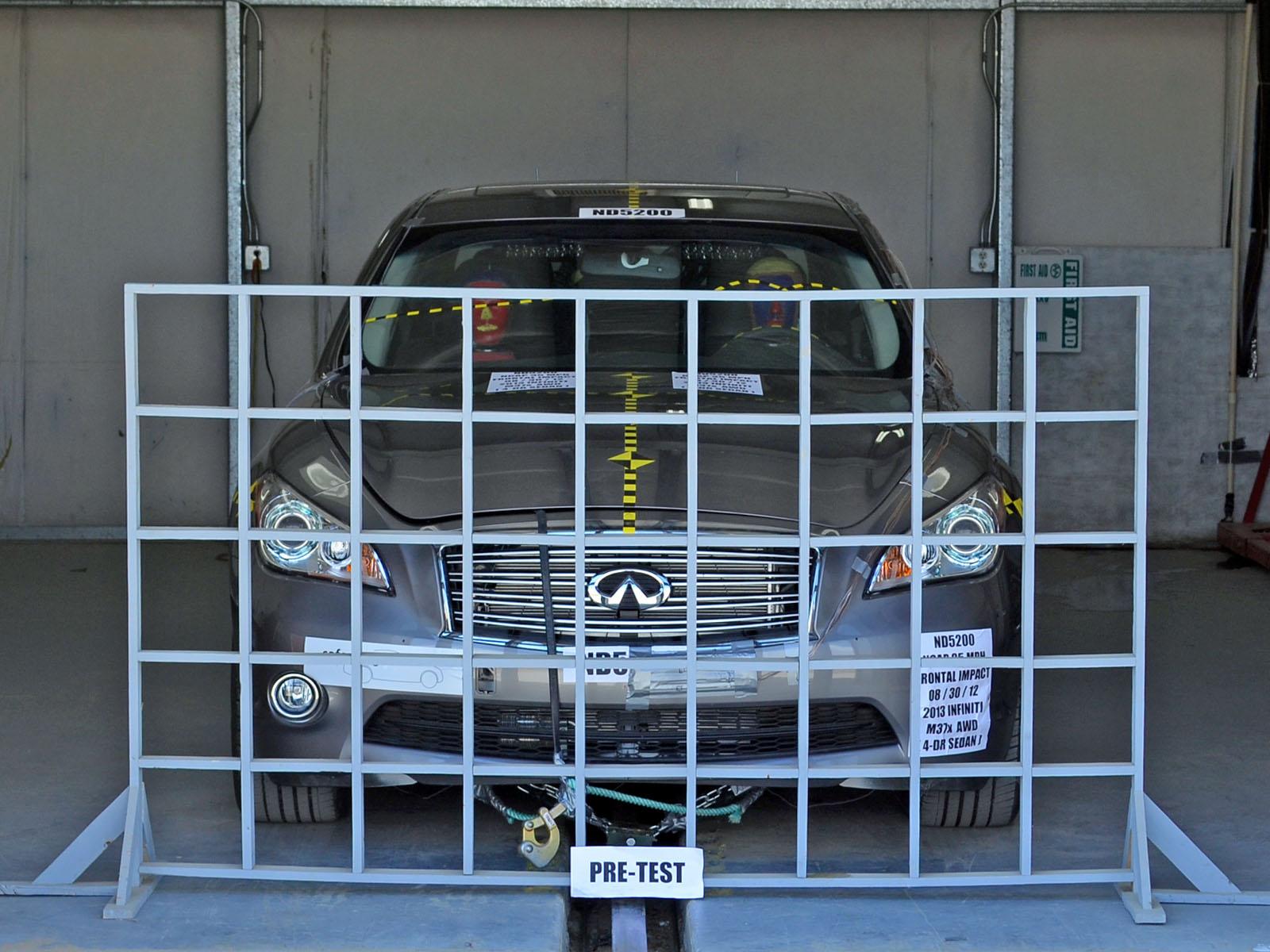 2013 INFINITI M37 crash image