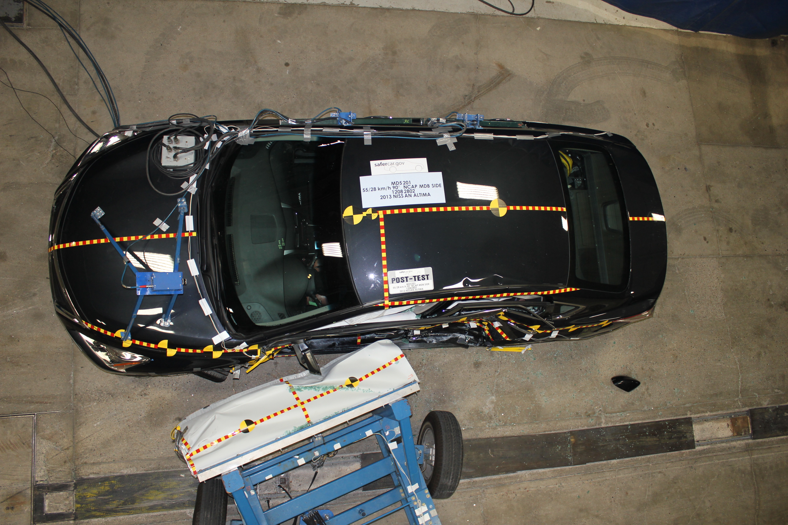 2013 NISSAN ALTIMA crash image 16