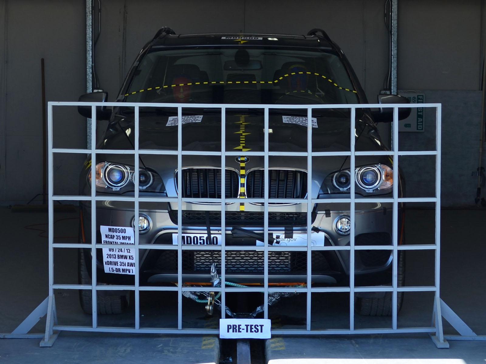 2013 BMW X5 crash-test photo