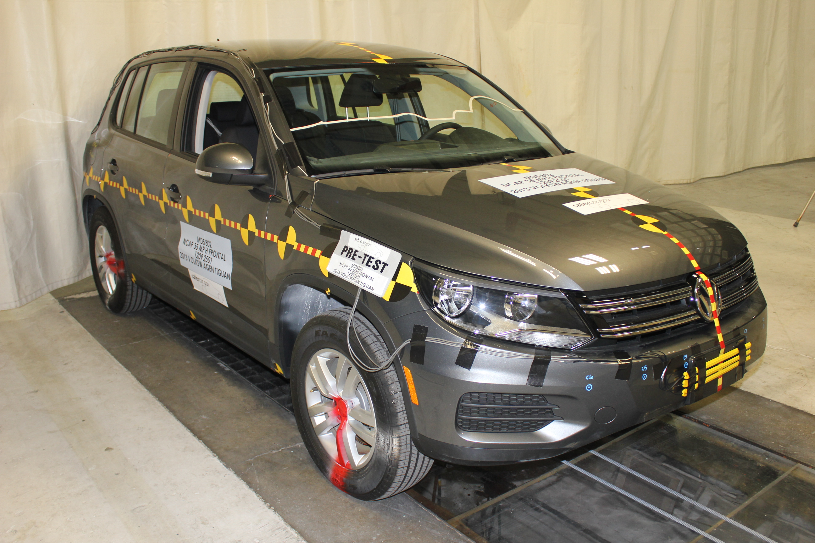 2013 VOLKSWAGEN TIGUAN crash image 13