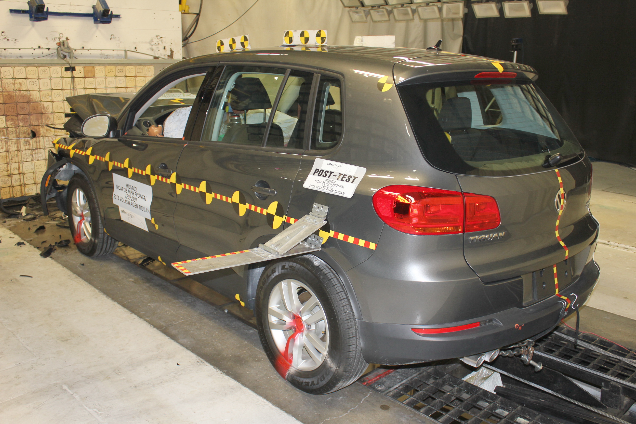 2013 VOLKSWAGEN TIGUAN crash image 16