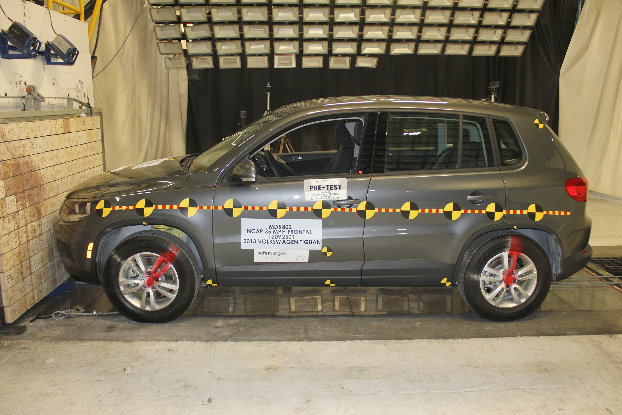 2013 VOLKSWAGEN TIGUAN crash image 9