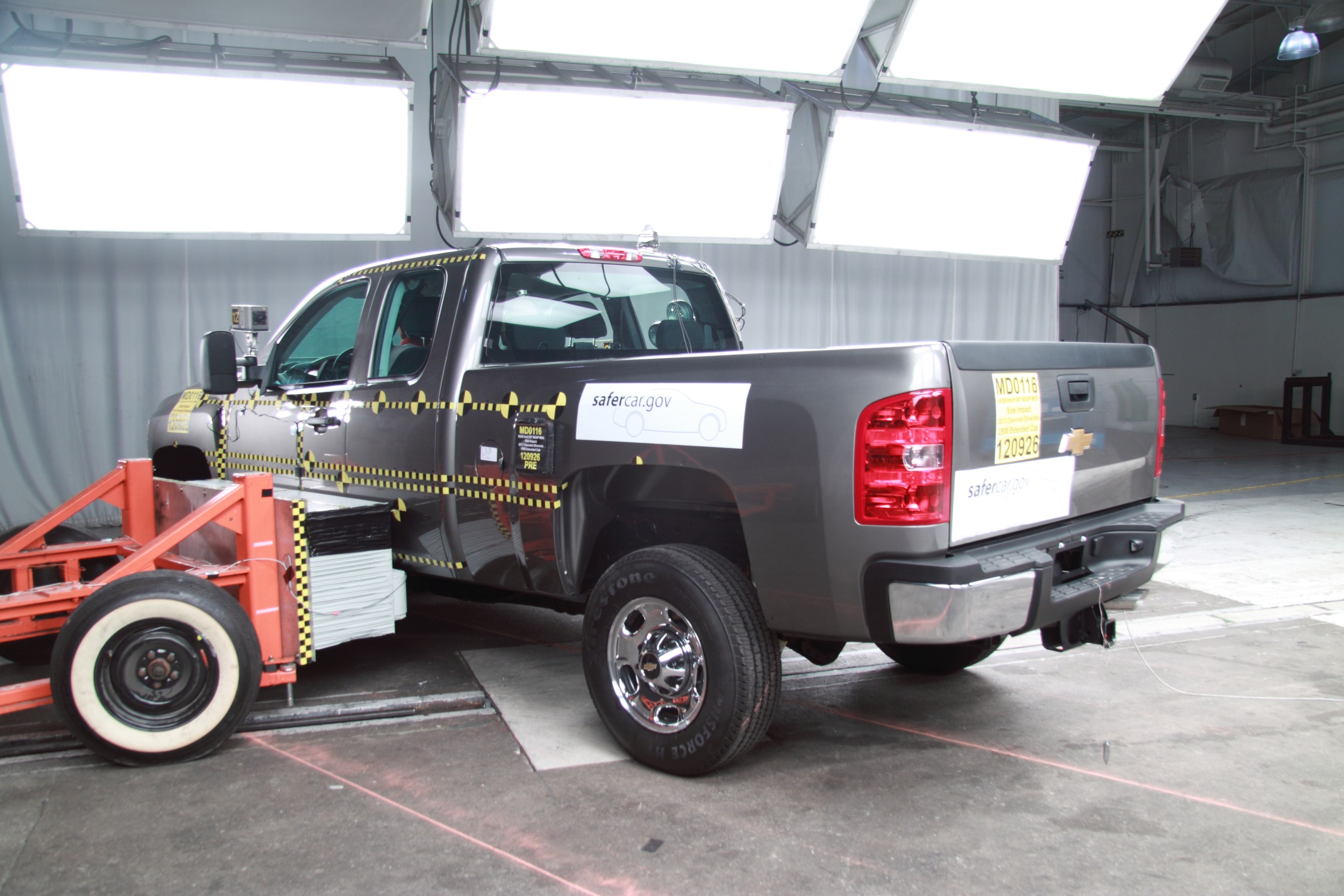 2013 CHEVROLET SILVERADO2500 crash image 2