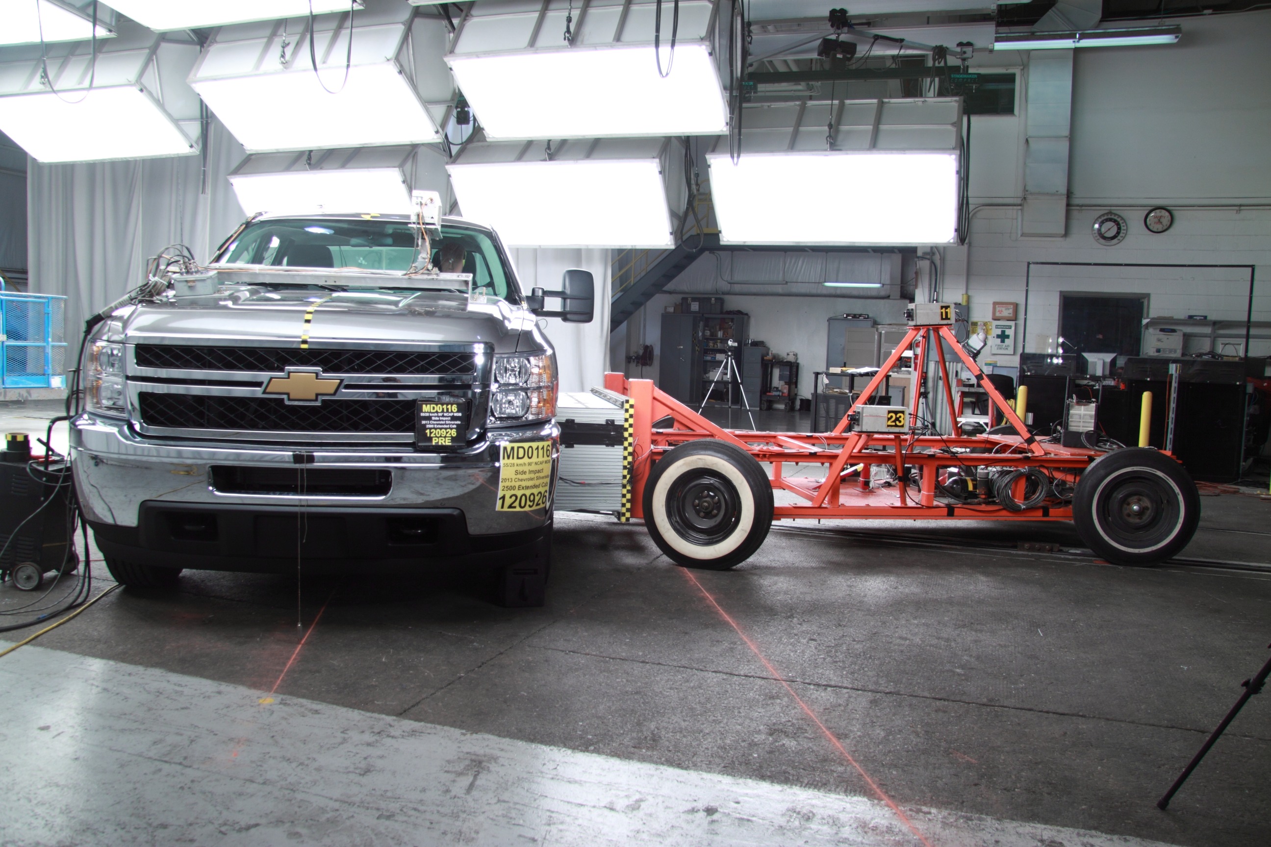 2013 CHEVROLET SILVERADO2500 crash image 9