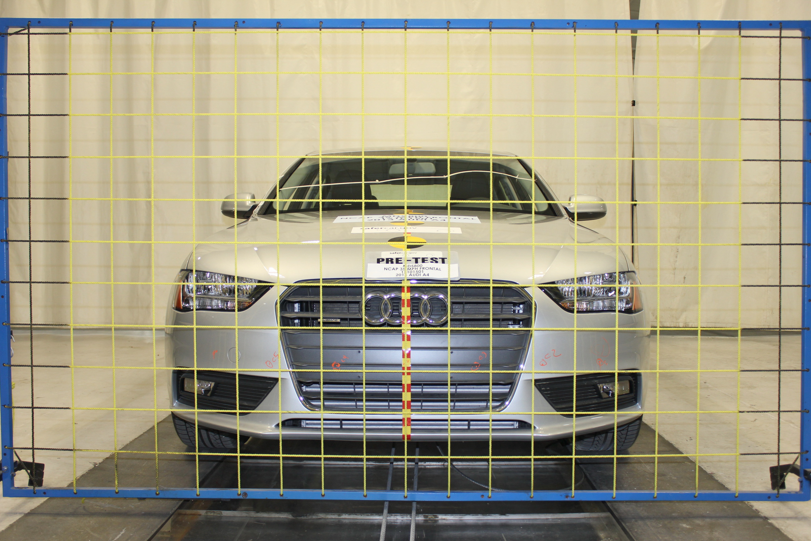 2013 AUDI A4 crash image
