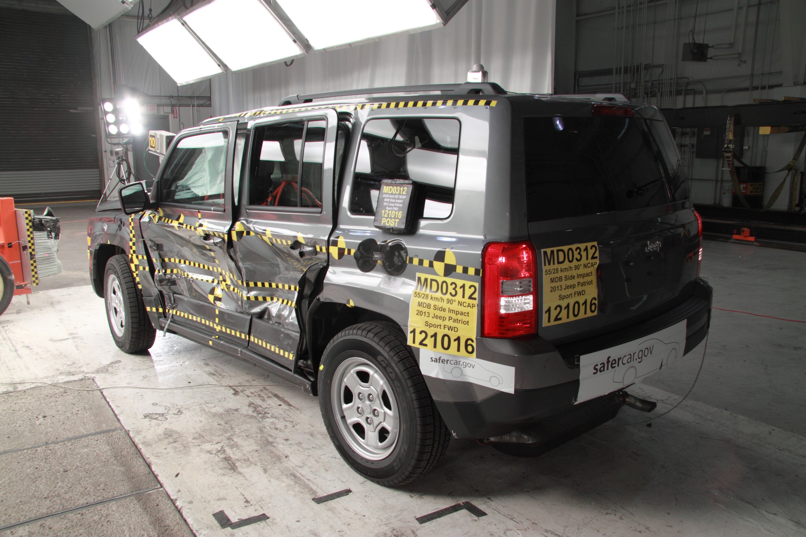 2013 JEEP PATRIOT crash image 11