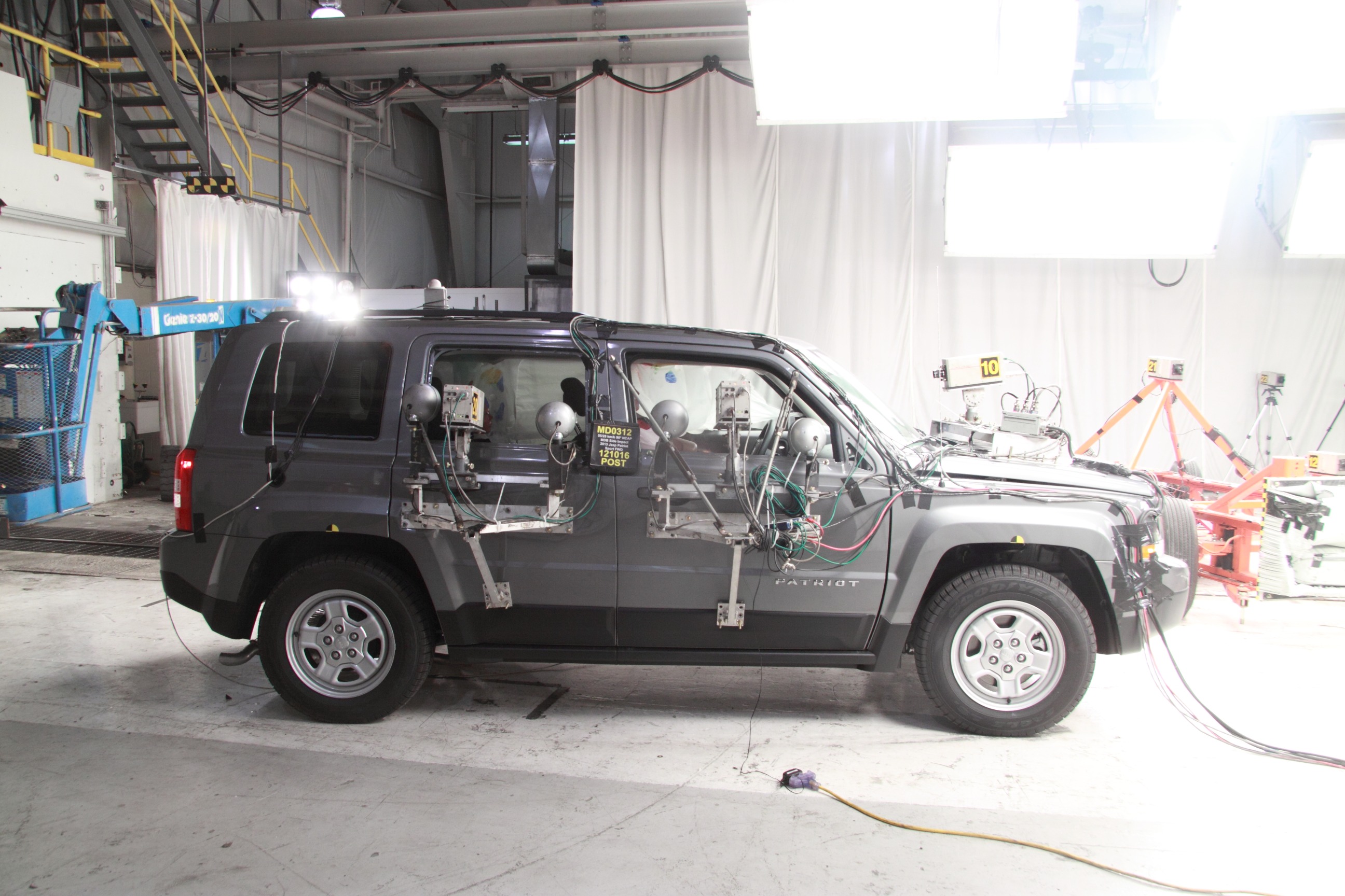 2013 JEEP PATRIOT crash image 15