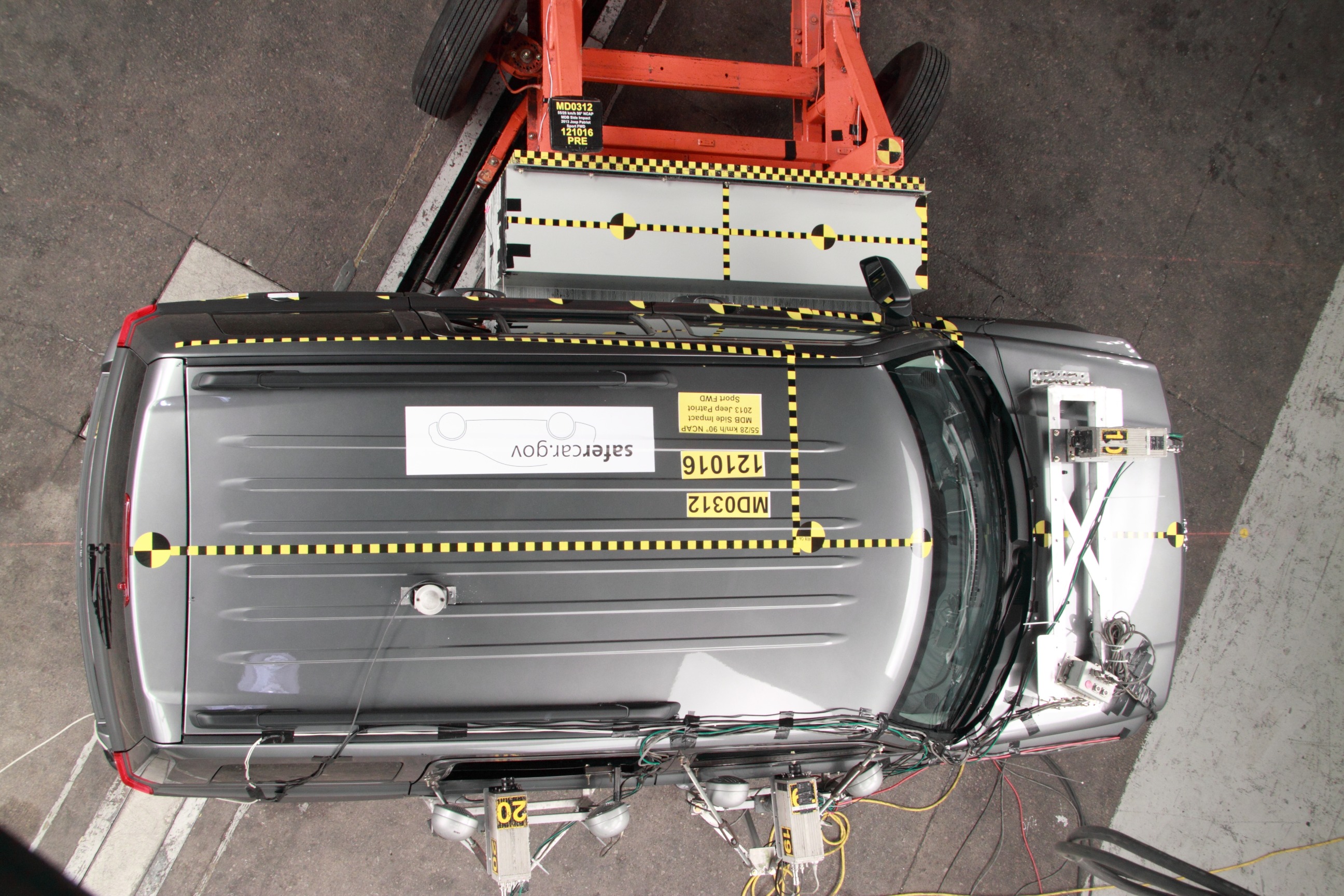 2013 JEEP PATRIOT crash image 16