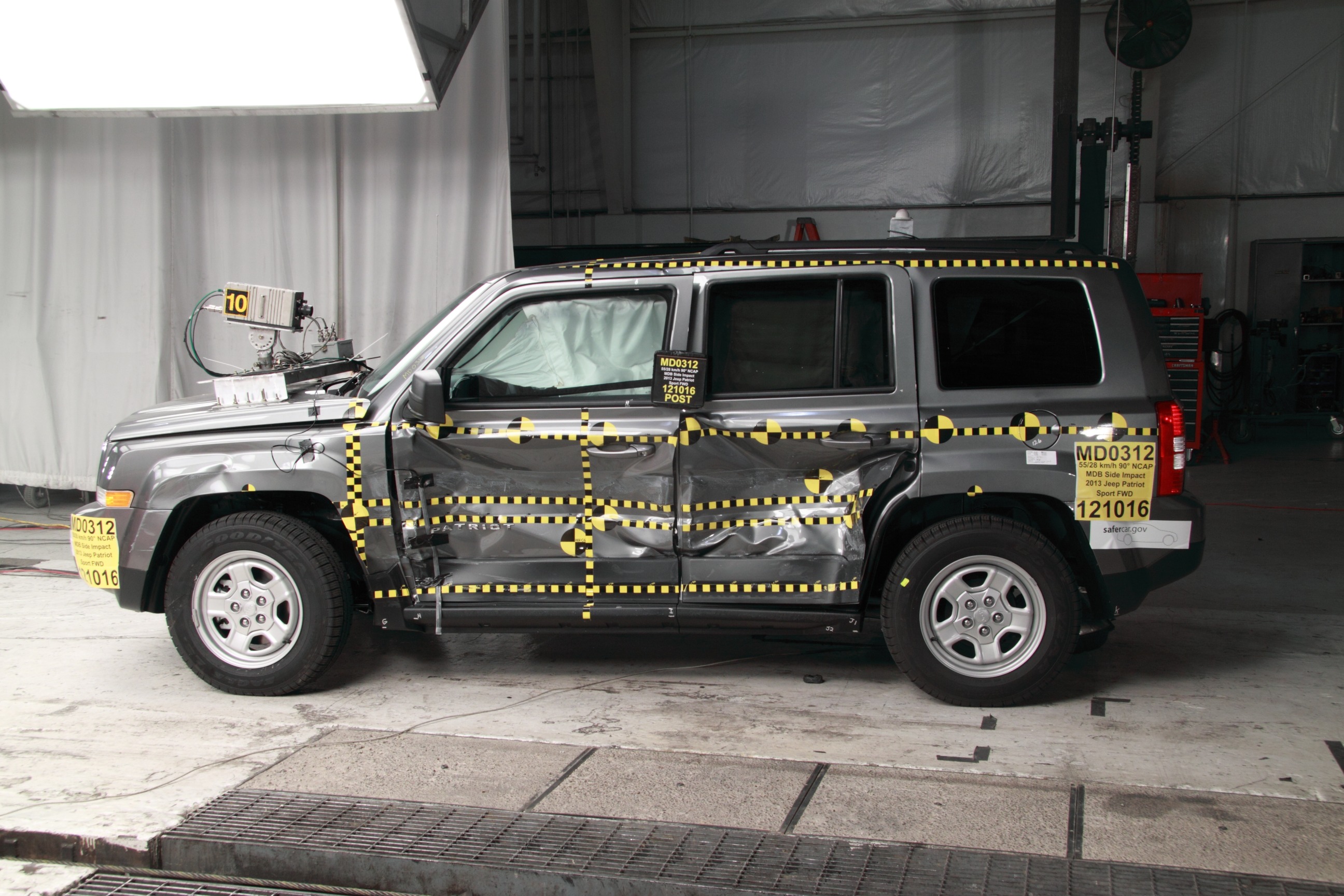 2013 JEEP PATRIOT crash image 9