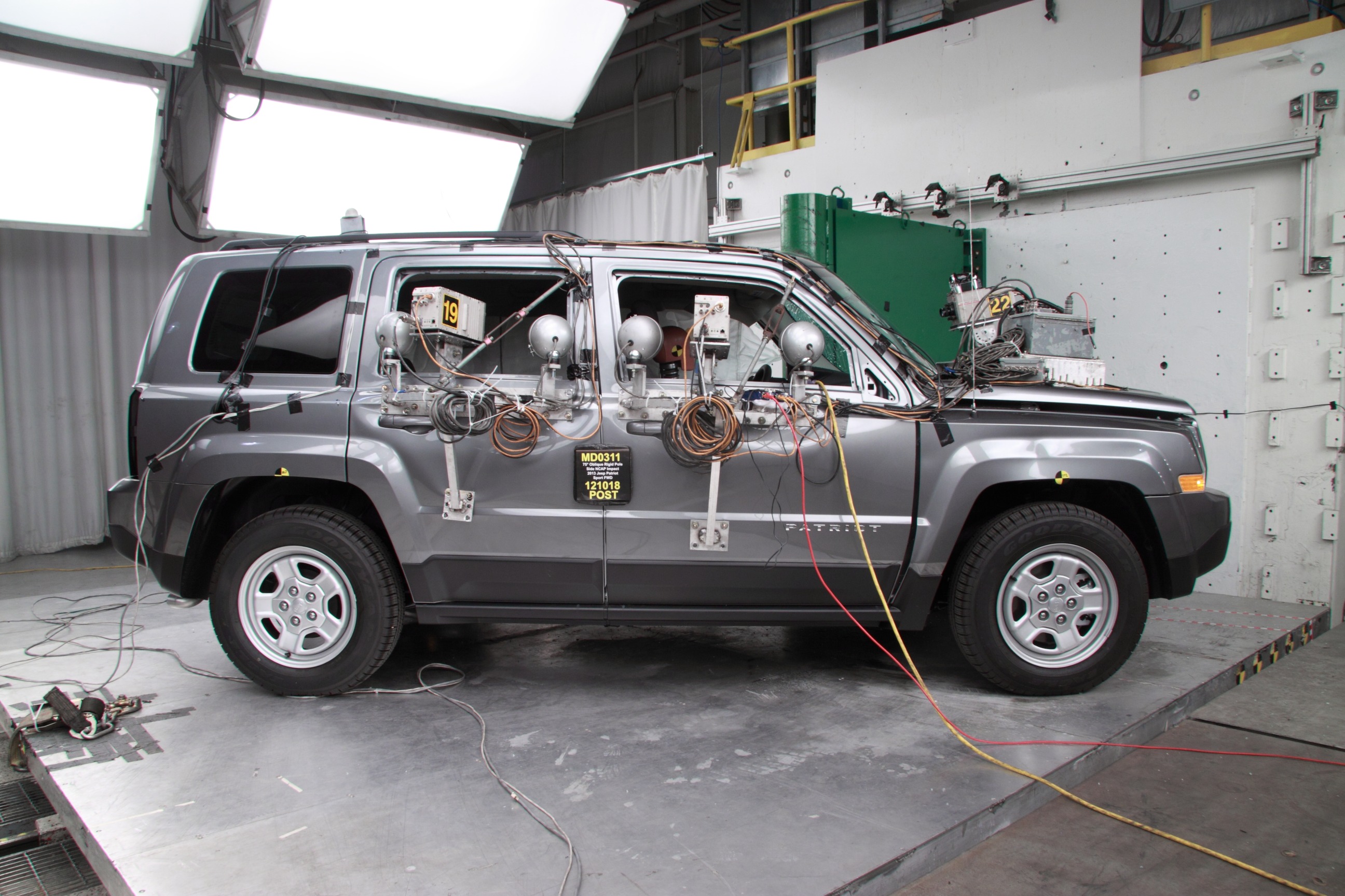 2013 JEEP PATRIOT crash image 15