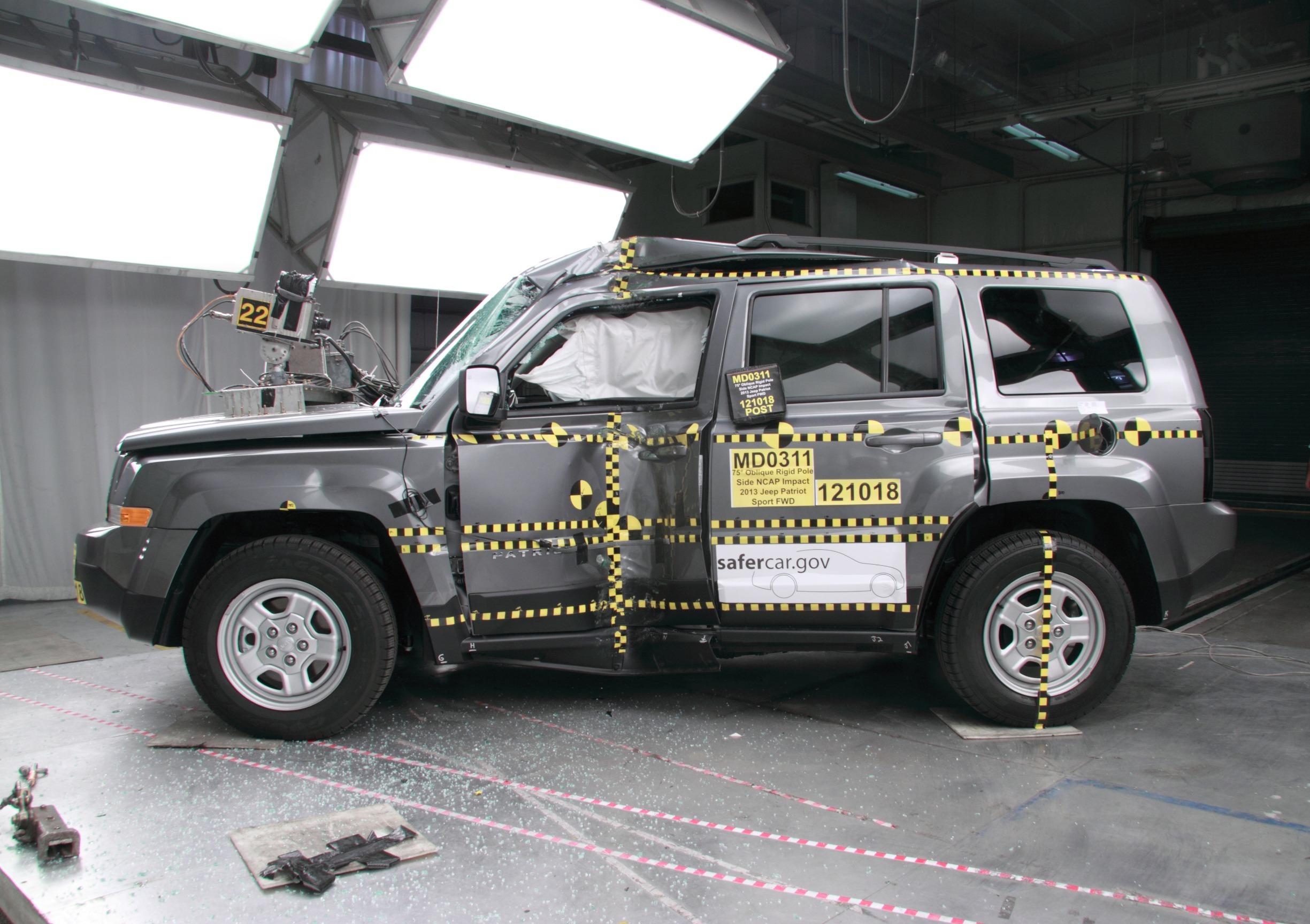 2013 JEEP PATRIOT crash image 9