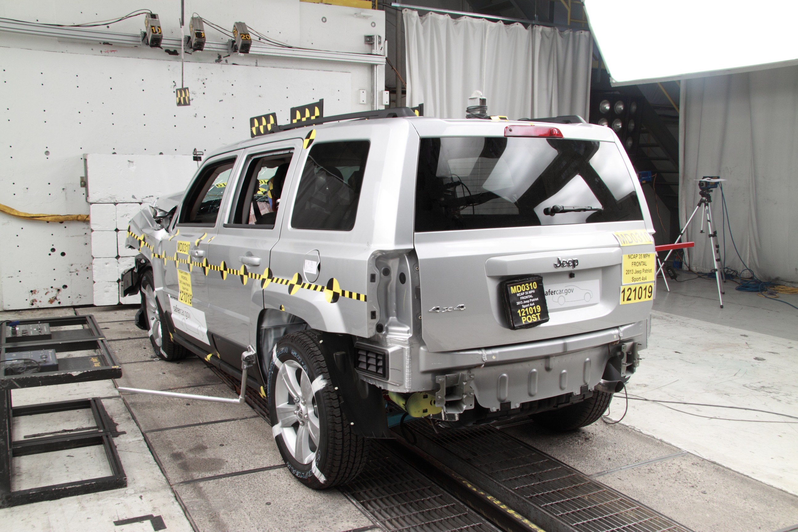 2013 JEEP PATRIOT crash image 16