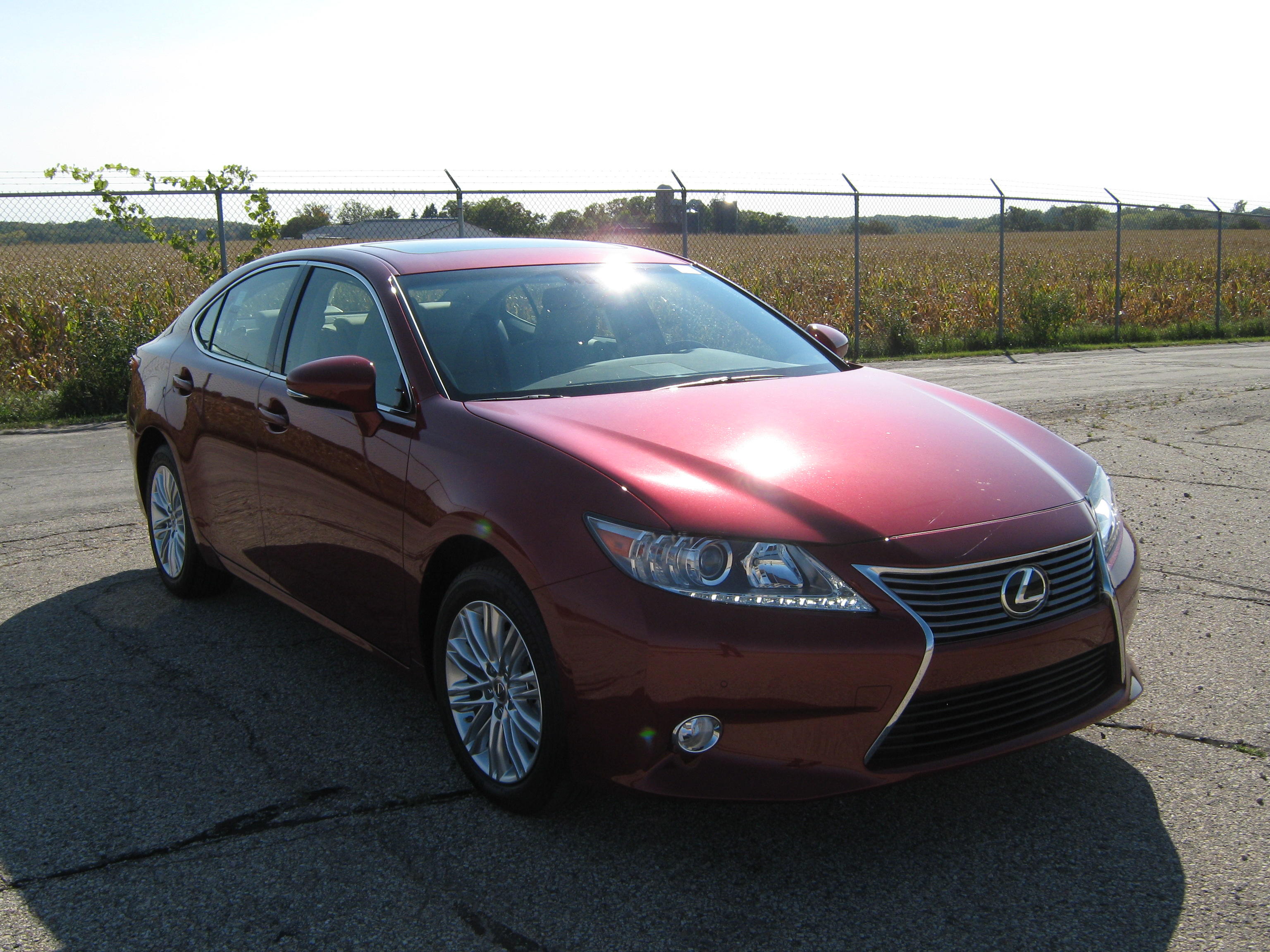 2013 LEXUS ES 350 crash-test photo