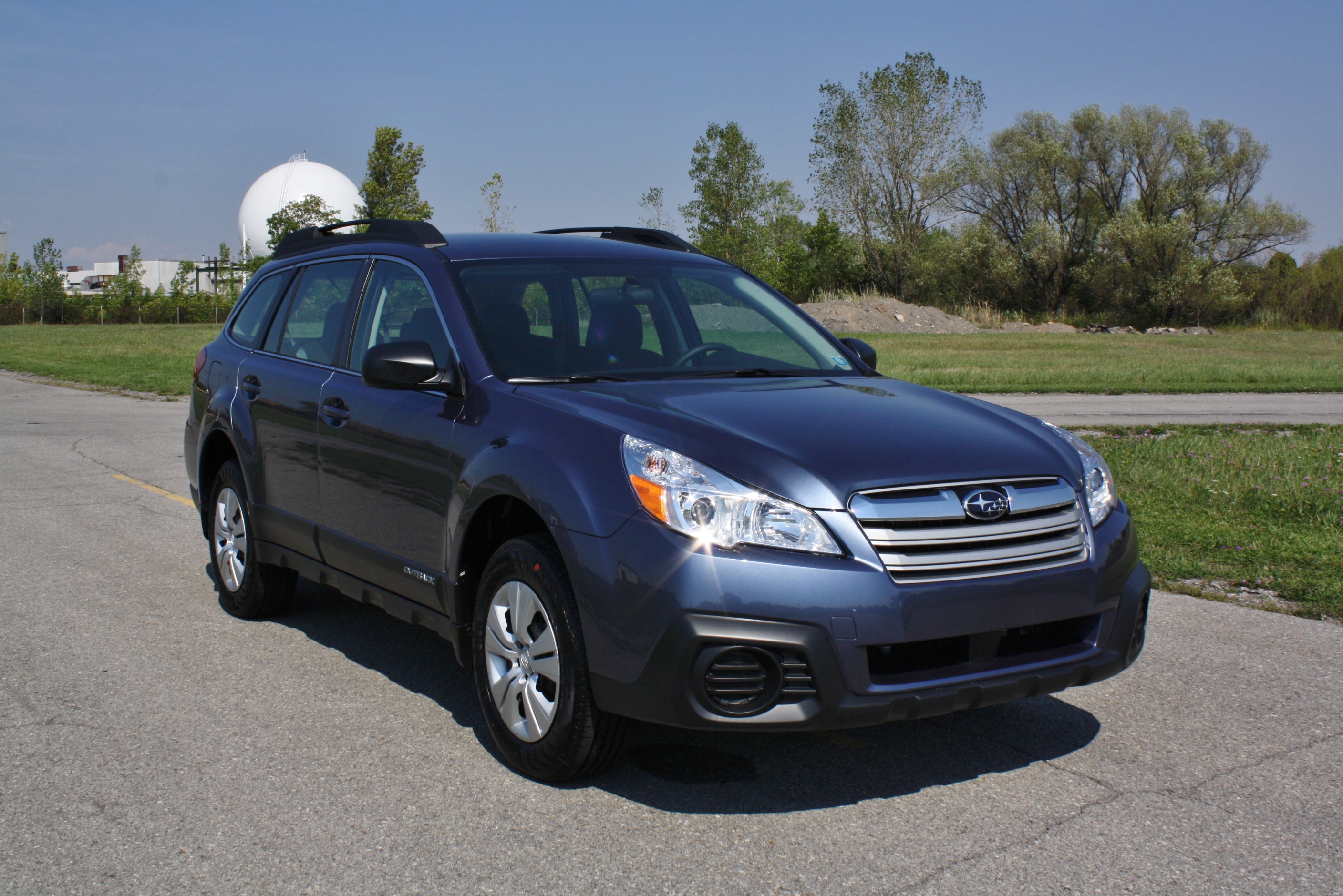 2013 SUBARU OUTBACK crash-test photo