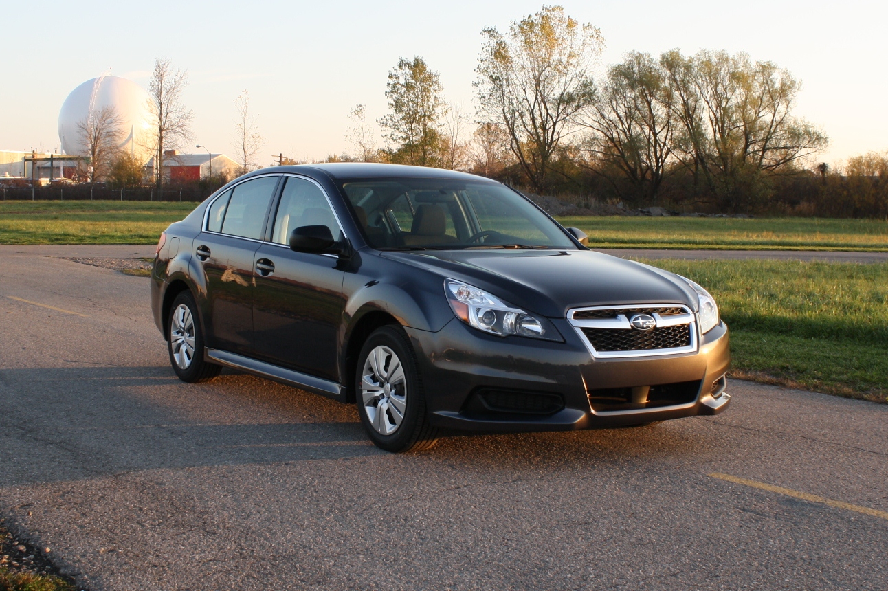 2013 SUBARU LEGACY crash-test photo